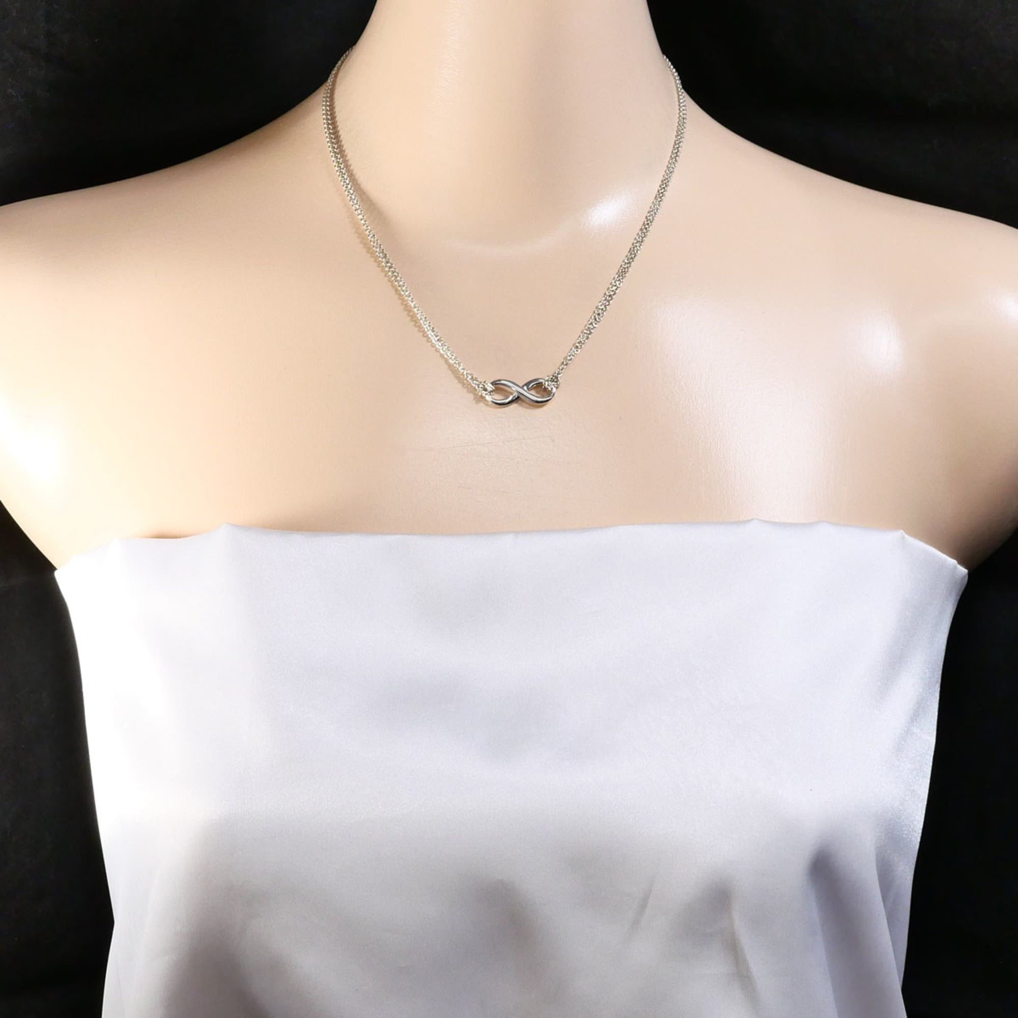 Tiffany & Co. Tiffany & Co. Infinity Necklace in Sterling Silver (925), Approx. 16.5 inches (41 cm), Weight: 5.8g. Free Shipping, Like New, Gift Wrapping Available. Size ONE SIZE - 5 Thumbnail