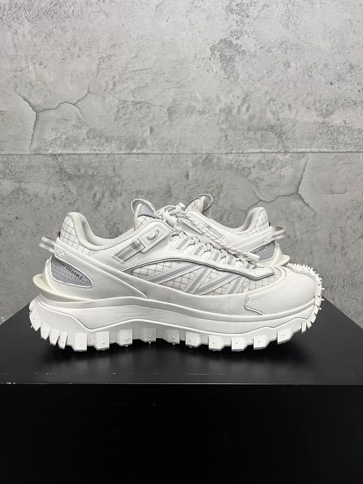 Moncler Moncler Trailgrip GTX White Hiking Shoes Size US 7 / EU 40 - 5 Thumbnail