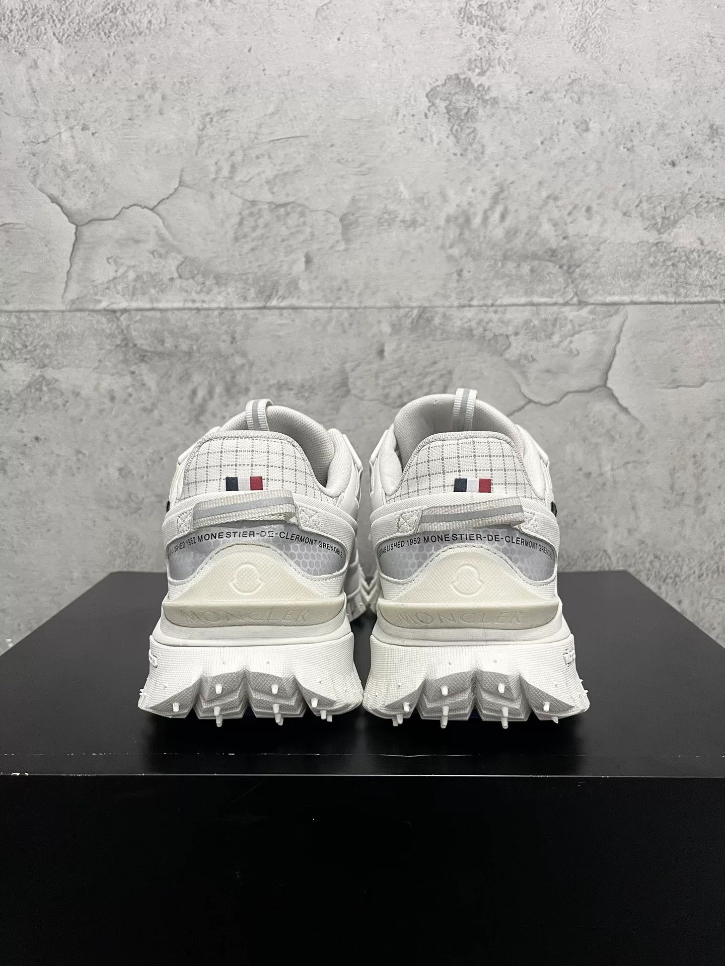 Moncler Moncler Trailgrip GTX White Hiking Shoes Size US 7 / EU 40 - 7 Thumbnail