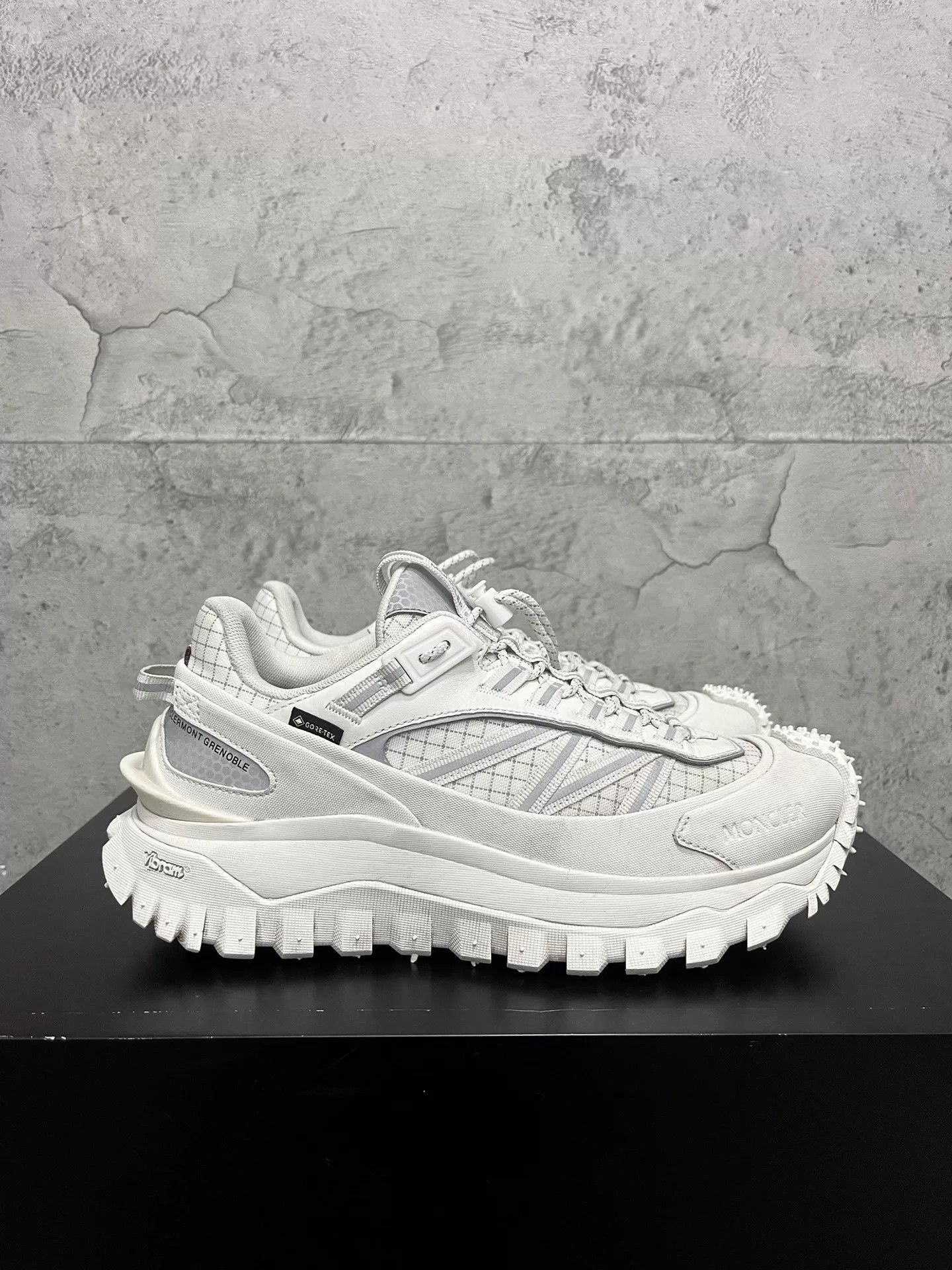 Moncler Moncler Trailgrip GTX White Hiking Shoes Size US 7 / EU 40 - 4 Thumbnail