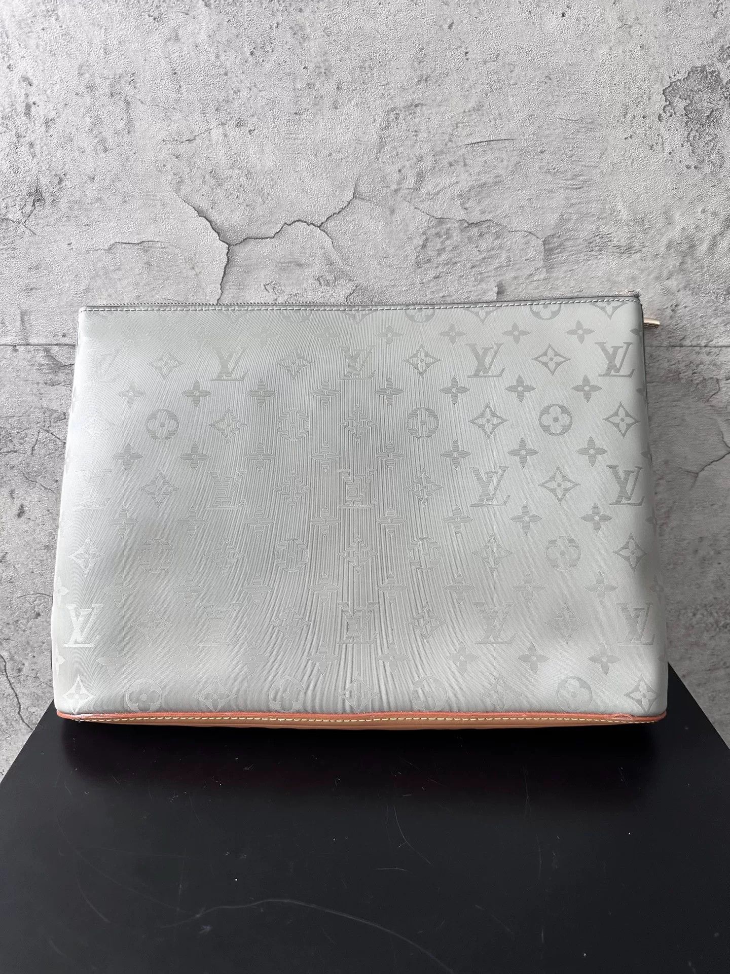 Louis Vuitton Louis Vuitton 18FW Titanium Gray Clutch Size ONE SIZE - 2 Thumbnail