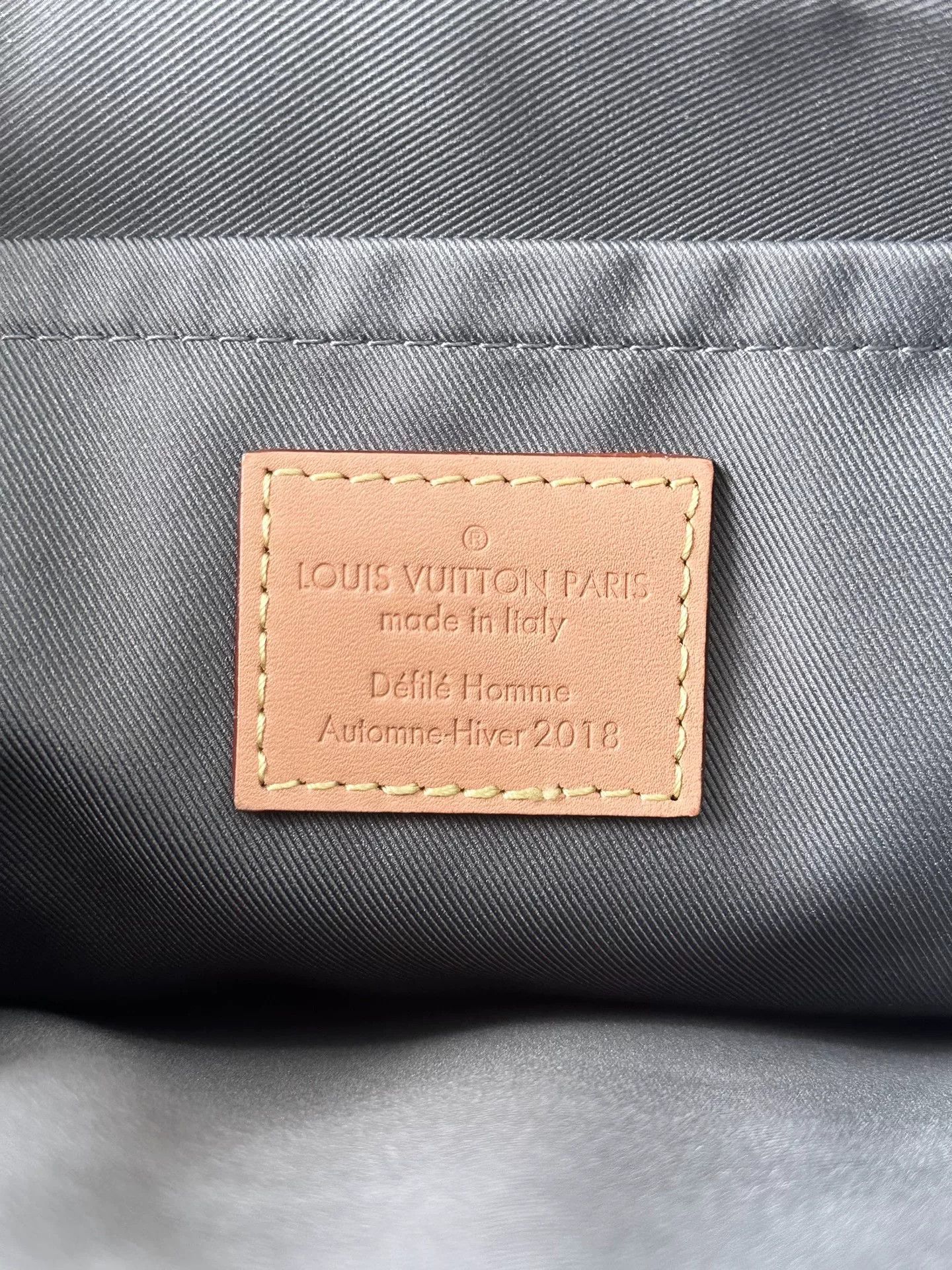 Louis Vuitton Louis Vuitton 18FW Titanium Gray Clutch Size ONE SIZE - 4 Thumbnail