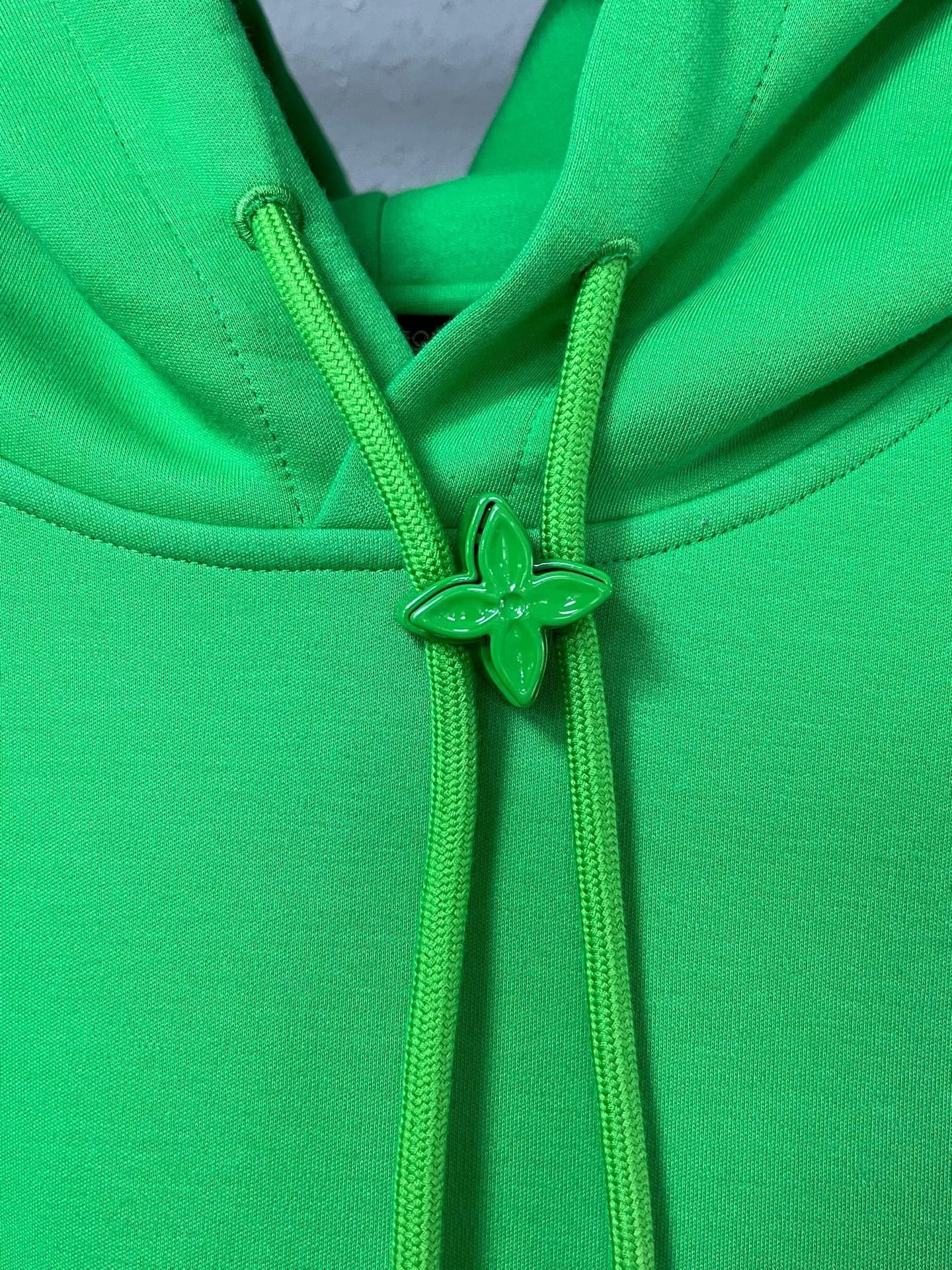 Louis Vuitton Louis Vuitton Green Logo Drawstring Hoodie Size US XXL / EU 58 / 5 - 4 Thumbnail