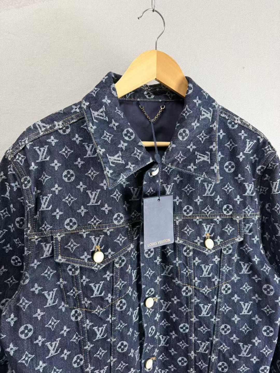 Louis Vuitton LV x Timberland Dark Blue Pearl Button Denim Jacket Size US M / EU 48-50 / 2 - 3 Thumbnail