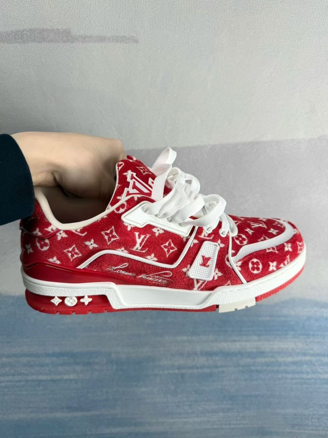 Louis Vuitton Louis Vuitton LV Trainer Red White Velvet Size US 9.5 / EU 42-43 - 2 Thumbnail