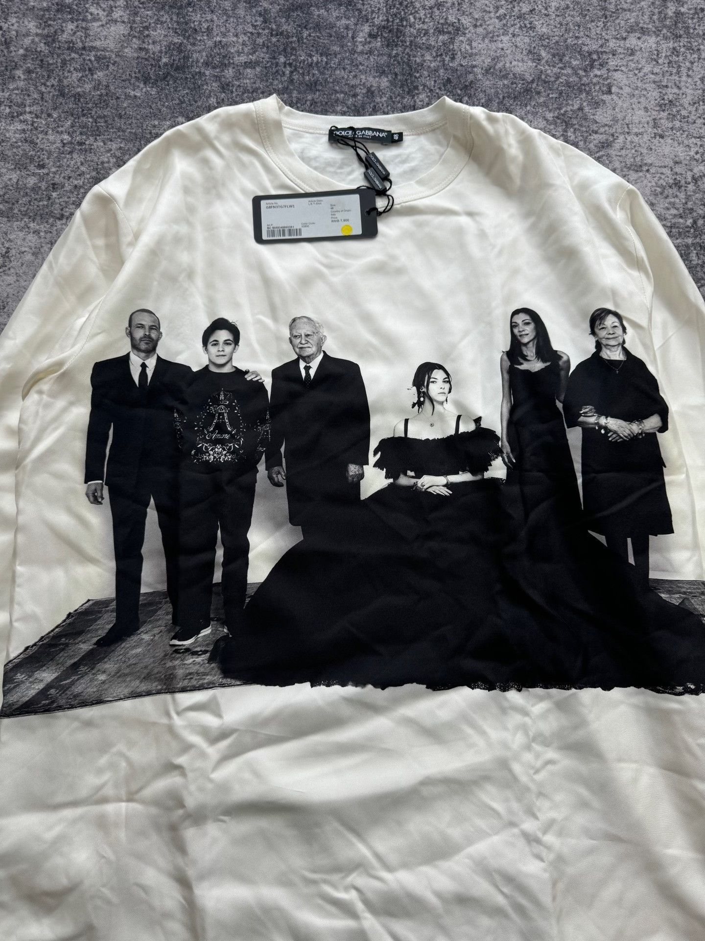 Dolce & Gabbana Dolce & Gabbana White Portrait Long Sleeve Size US M / EU 48-50 / 2 - 5 Thumbnail