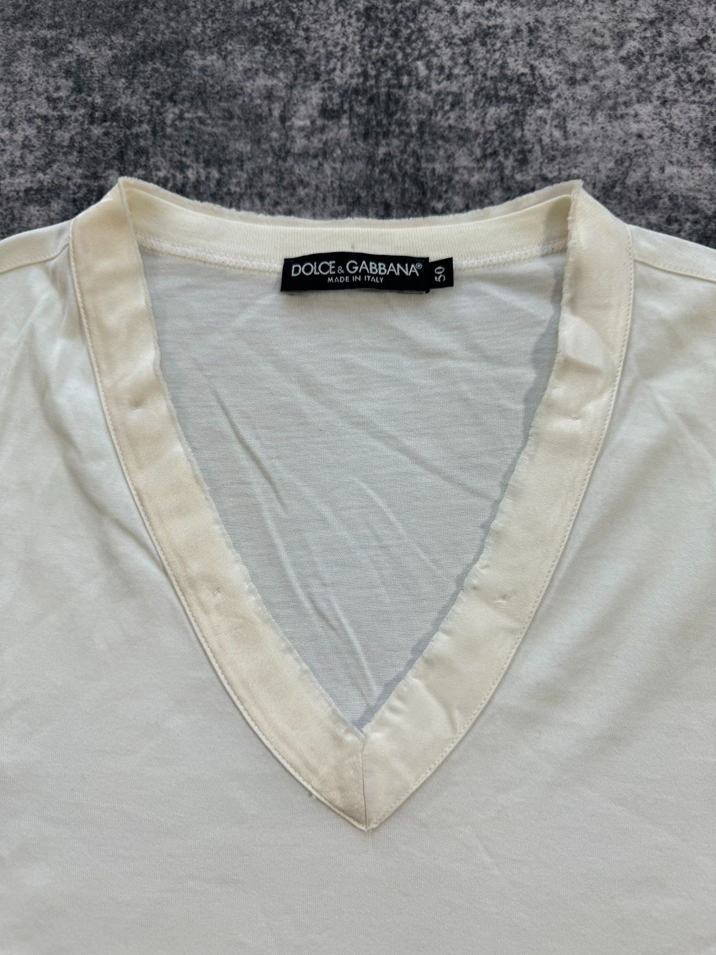 Dolce & Gabbana Dolce & Gabbana Silk V-Neck Short-Sleeve Size US M / EU 48-50 / 2 - 4 Thumbnail
