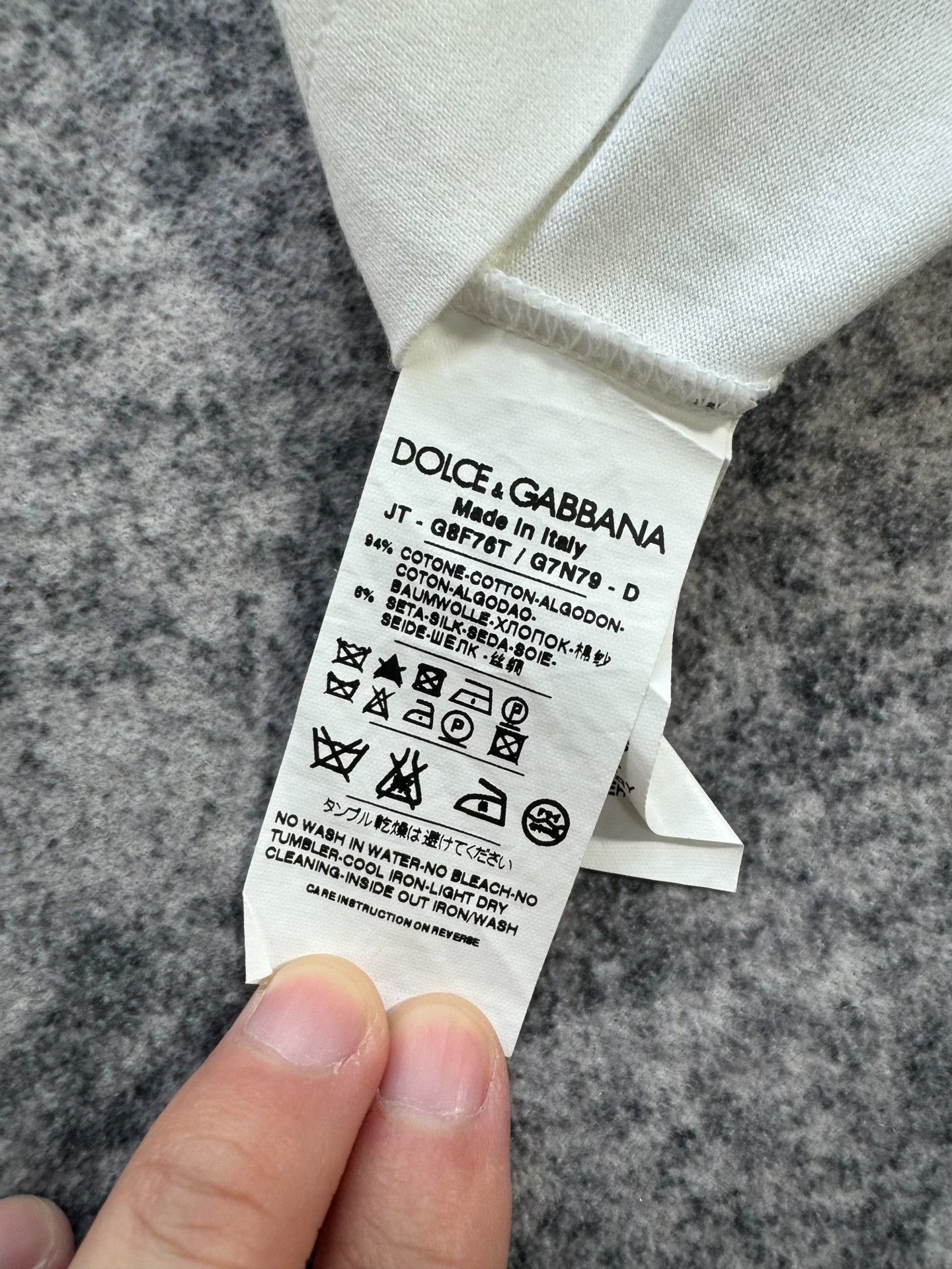 Dolce & Gabbana Dolce & Gabbana Silk V-Neck Short-Sleeve Size US M / EU 48-50 / 2 - 5 Thumbnail