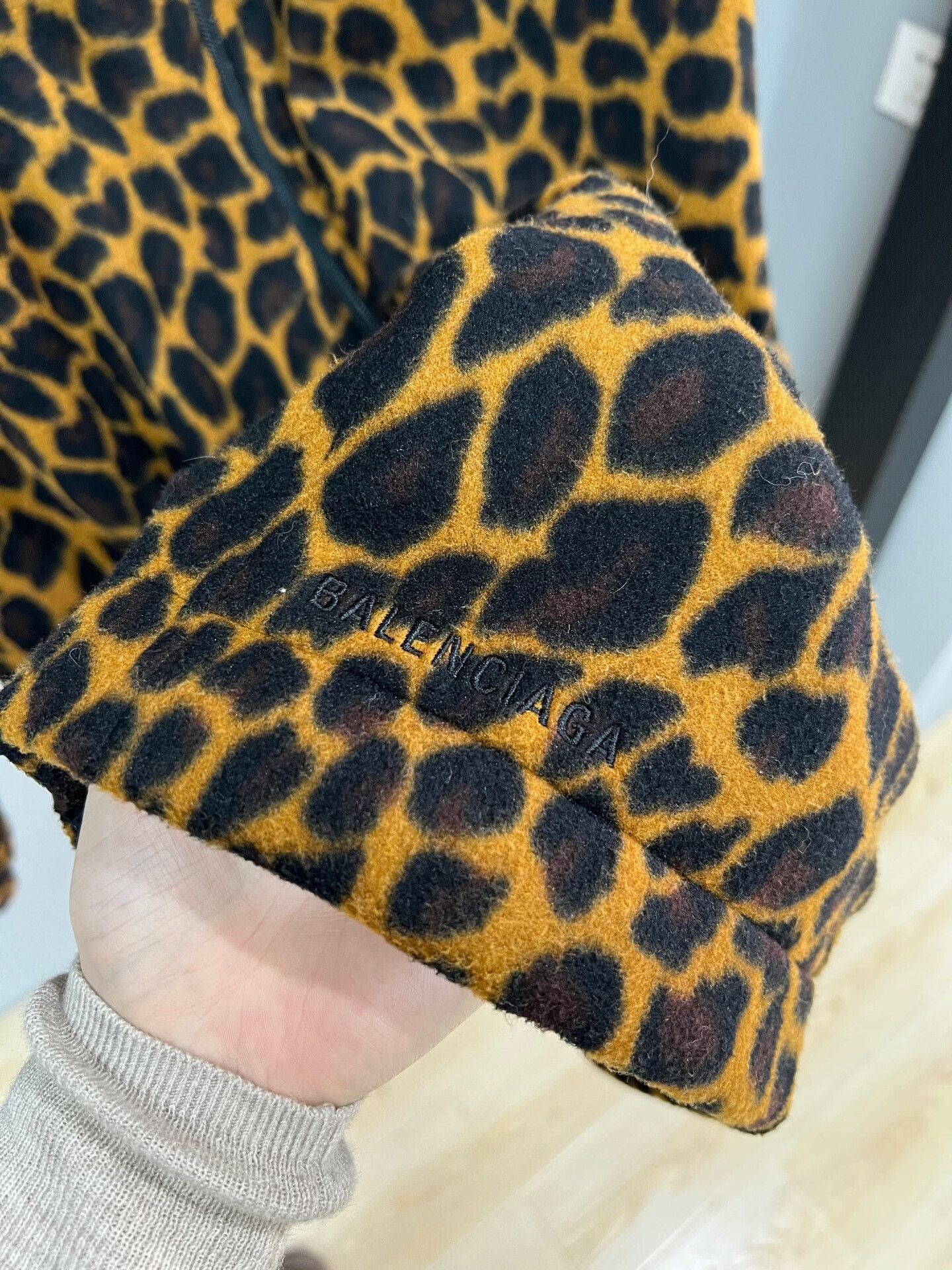 Balenciaga Balenciaga Leopard Fleece Zip Jacket Size S / US 4 / IT 40 - 3 Thumbnail