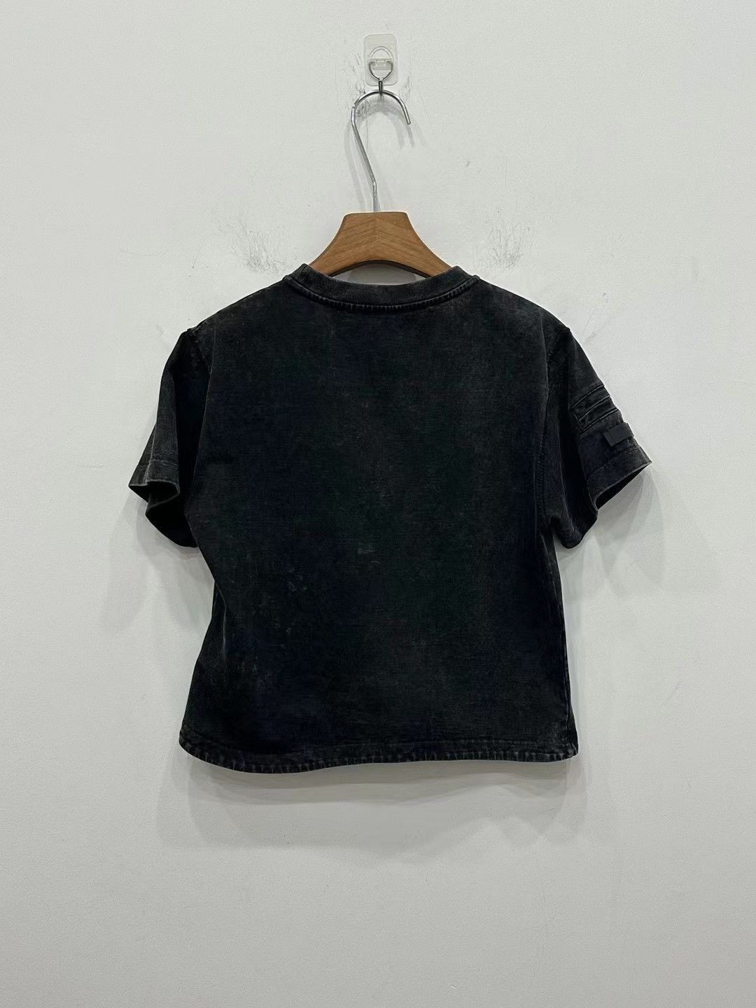 Louis Vuitton Louis Vuitton Washed Vintage Curved Hem Short Sleeve Size US XS / EU 42 / 0 - 2 Thumbnail