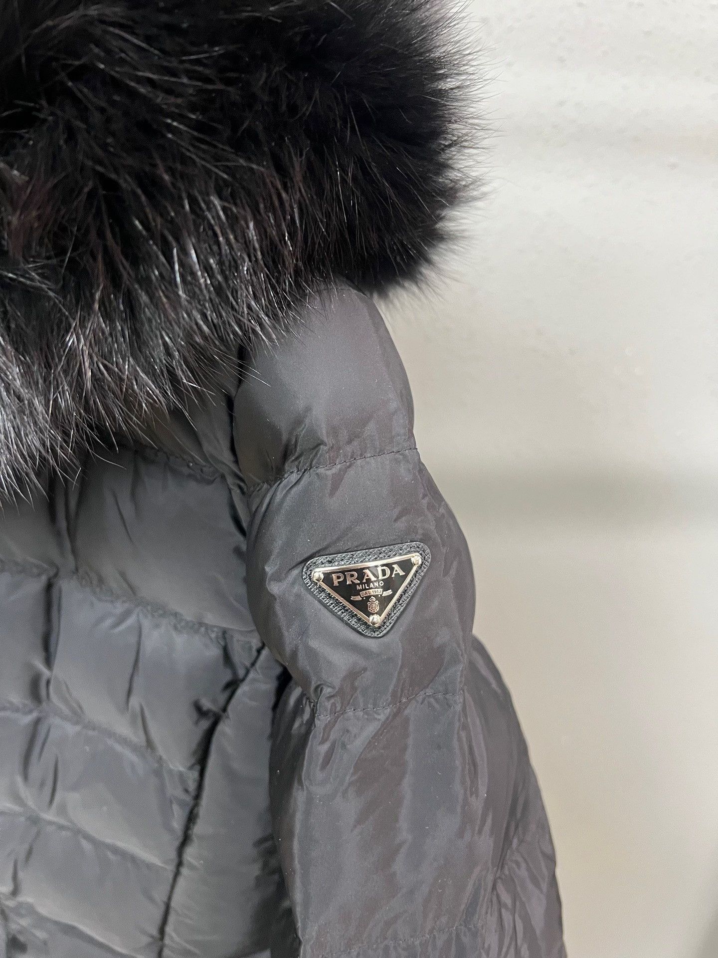 Prada Prada Black Triangle Logo Fox Fur Down Jacket Size S / US 4 / IT 40 - 3 Thumbnail
