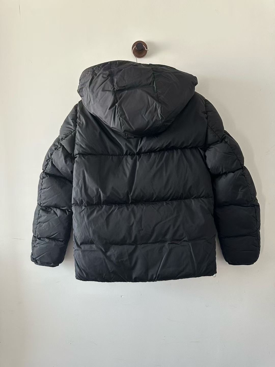 Moncler Moncler Montcla Embroidered Logo Down Jacket Size US S / EU 44-46 / 1 - 2 Thumbnail