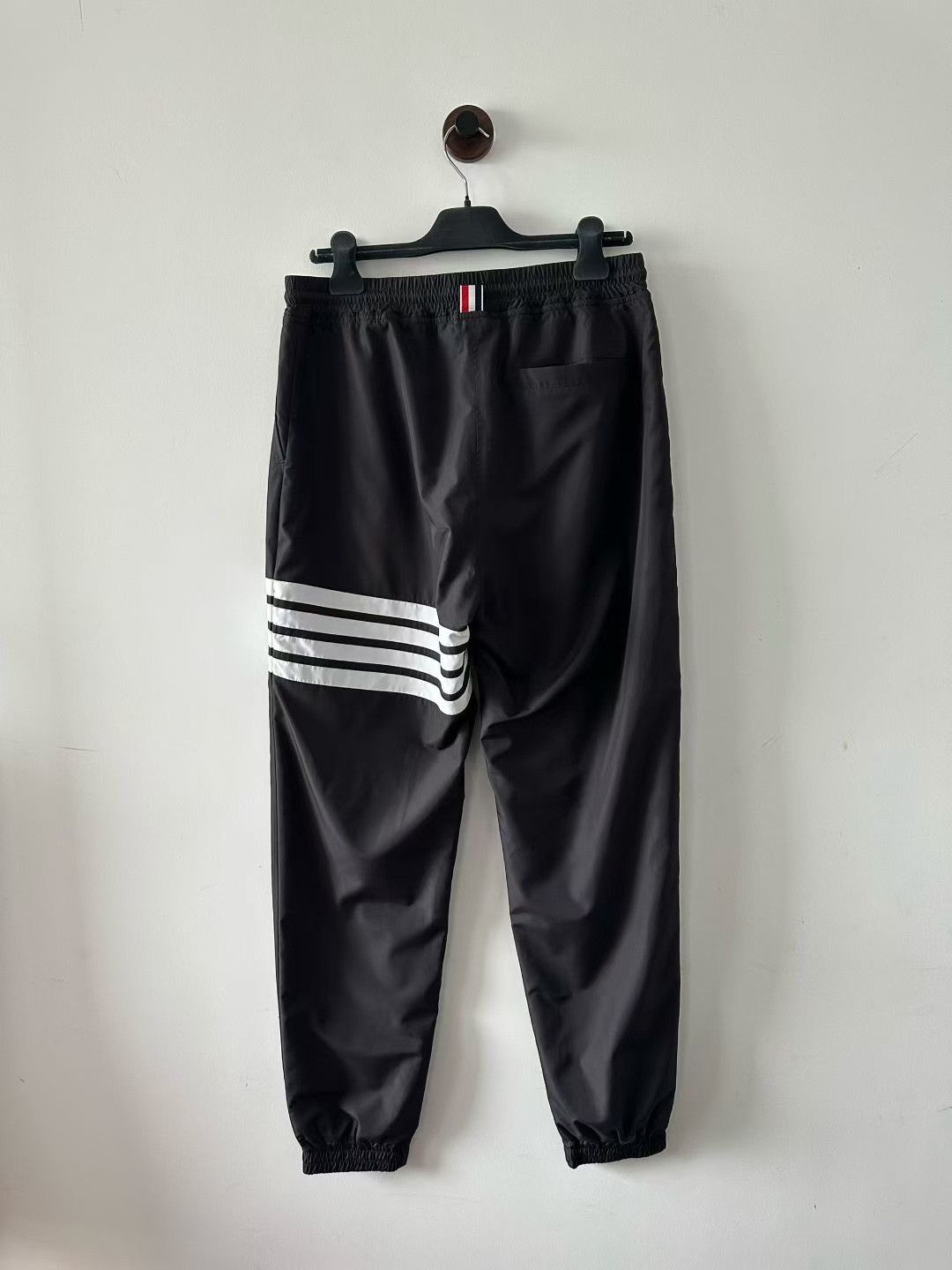 Thom Browne Thom Browne Black Nylon Sweatpants Size US 28 / EU 44 - 2 Thumbnail