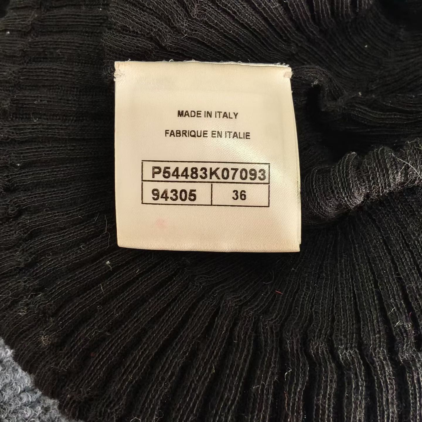 Chanel Chanel Black Wool Knit Top with Gold Buttons Size XS / US 0-2 / IT 36-38 - 4 Thumbnail