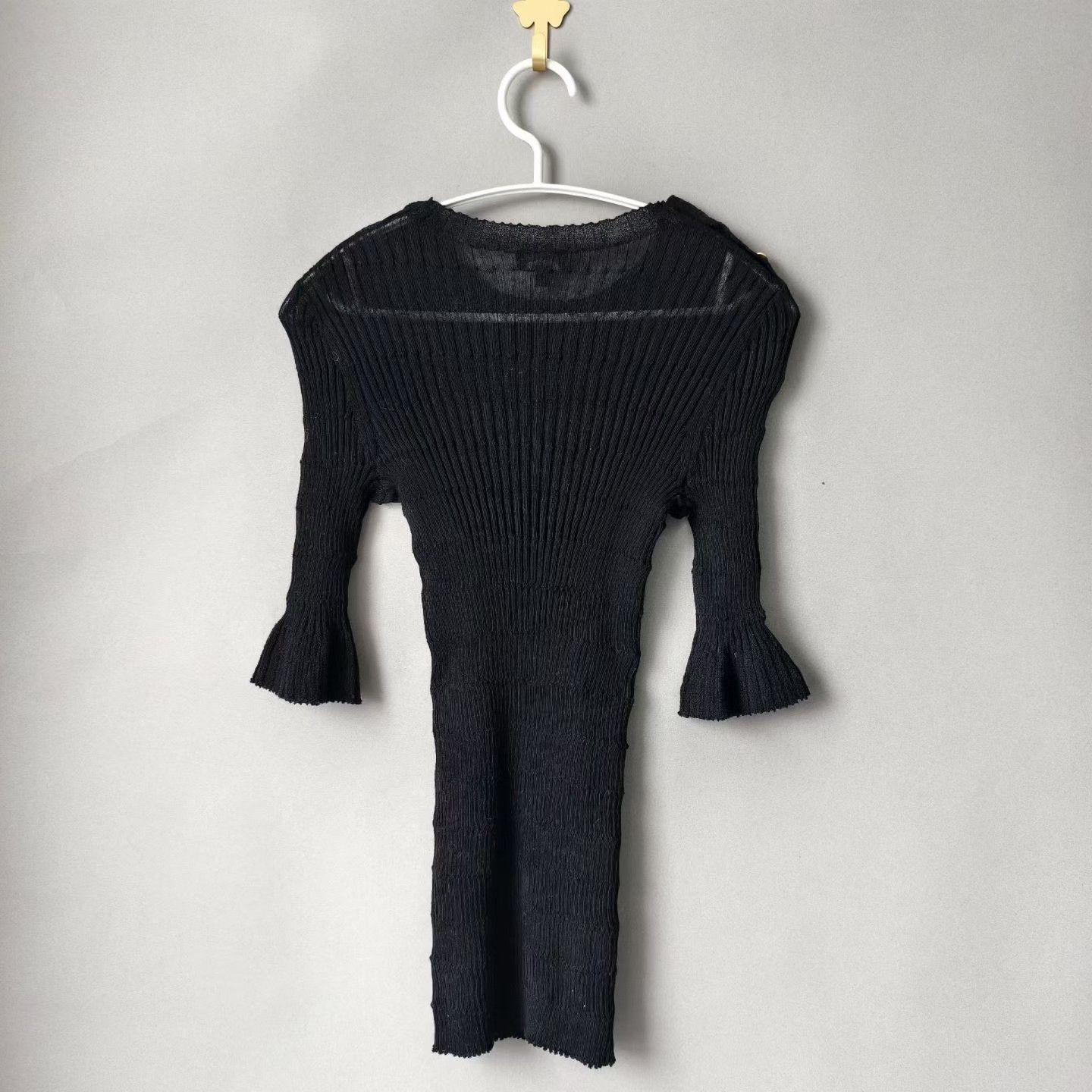 Chanel Chanel Black Wool Knit Top with Gold Buttons Size XS / US 0-2 / IT 36-38 - 2 Thumbnail
