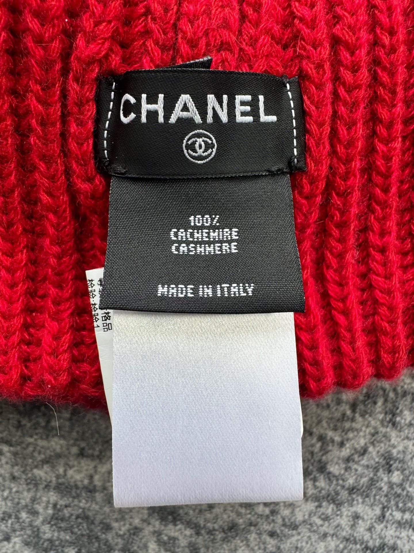 Chanel Chanel 25K Red Beaded Cashmere Beanie Size ONE SIZE - 3 Thumbnail