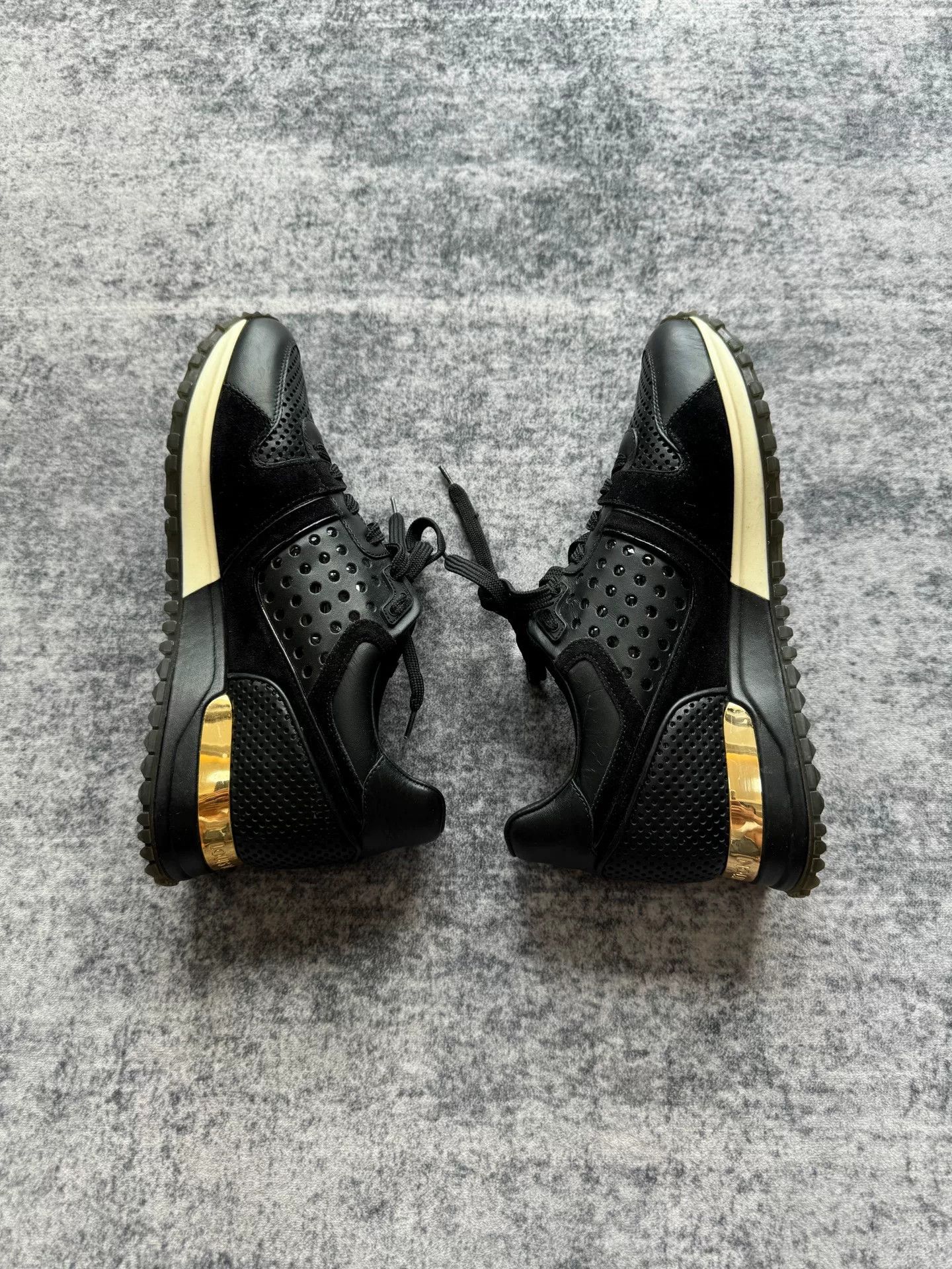Louis Vuitton Louis Vuitton Black Gold Sneakers Size US 4.5 / IT 34.5 - 5 Thumbnail