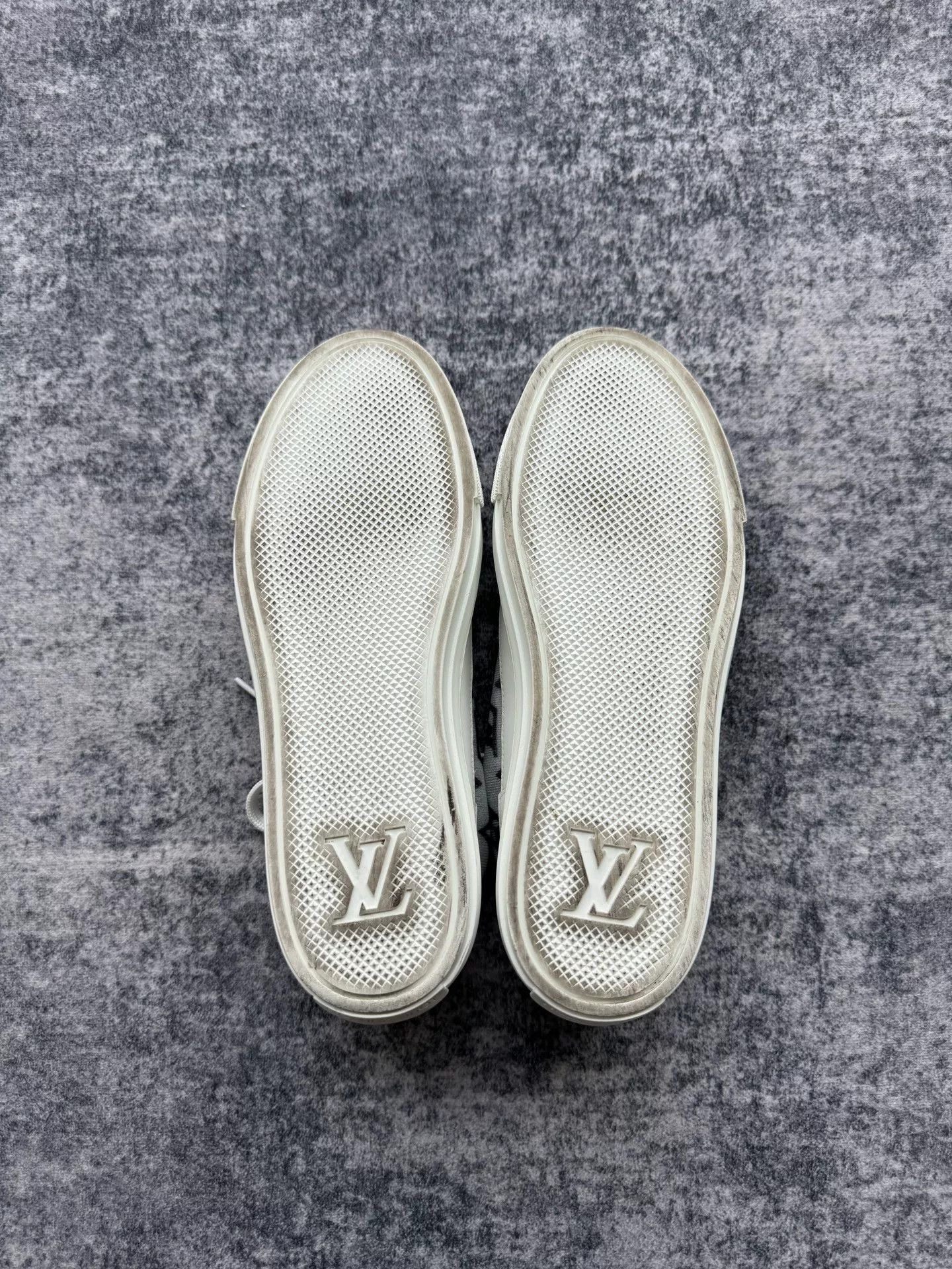 Louis Vuitton Louis Vuitton White Monogram Mesh Sneakers Size US 5.5 / IT 35.5 - 6 Thumbnail