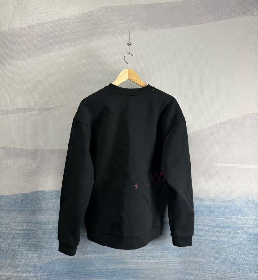 Louis Vuitton Louis Vuitton Black Gradient Embroidery Sweatshirt Size US L / EU 52-54 / 3 - 2 Thumbnail