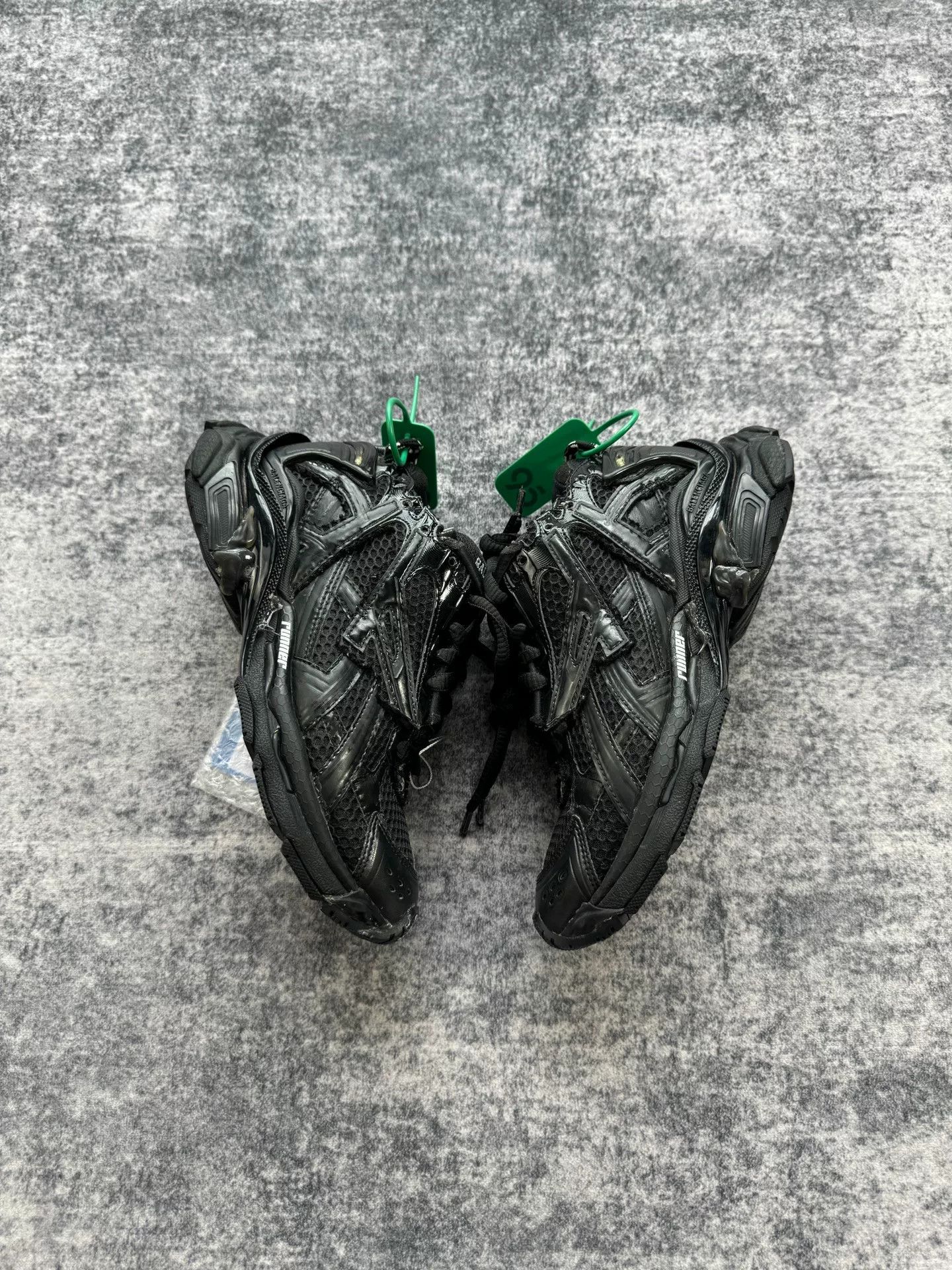 Balenciaga Balenciaga Black Distressed Runner Sneakers Size US 5 / IT 35 - 3 Thumbnail