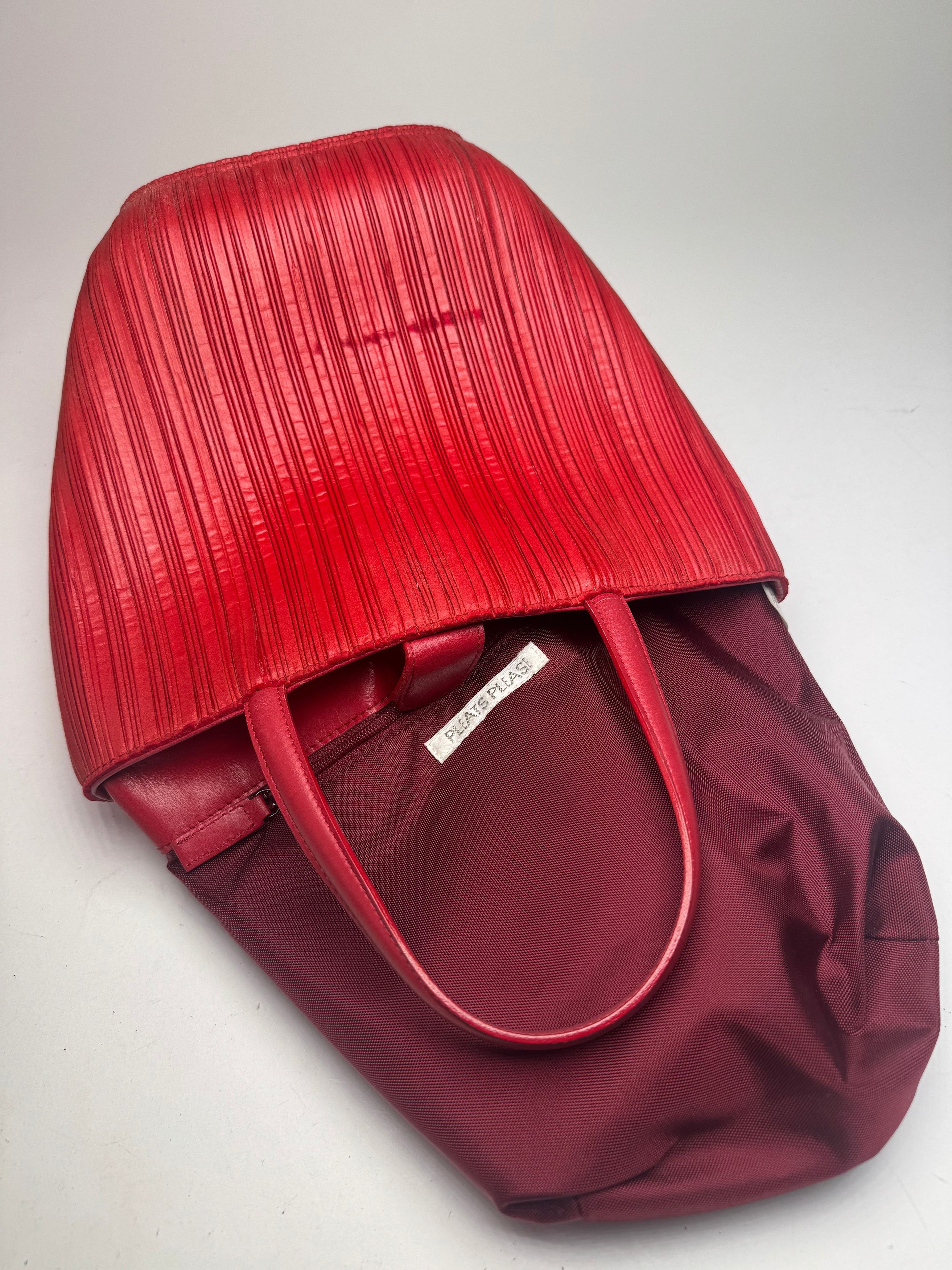 Issey Miyake Vintage Pleats Please Plissee Lookalike Leather Handbag Red Size ONE SIZE - 3 Thumbnail
