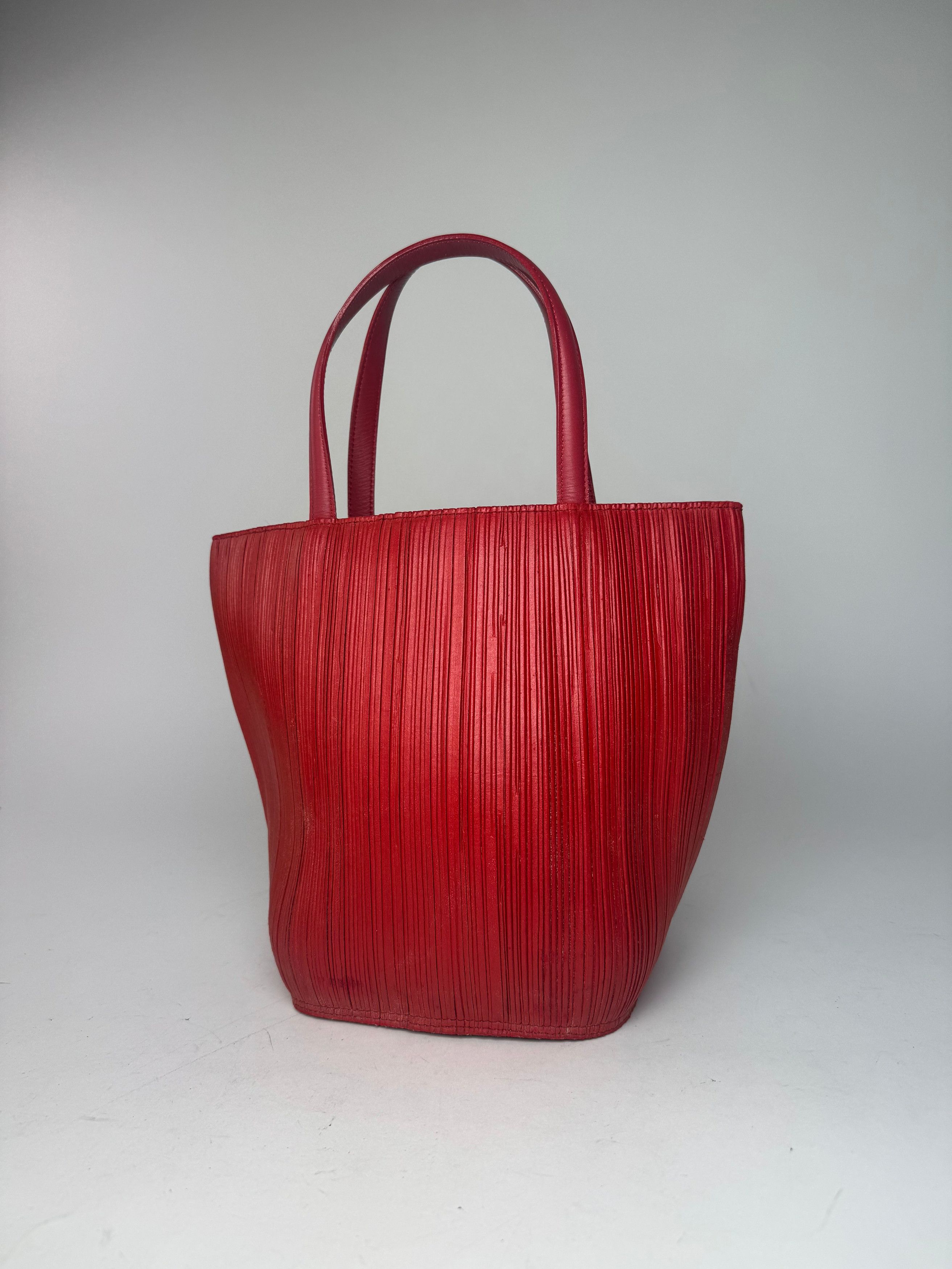 Issey Miyake Vintage Pleats Please Plissee Lookalike Leather Handbag Red Size ONE SIZE - 6 Thumbnail