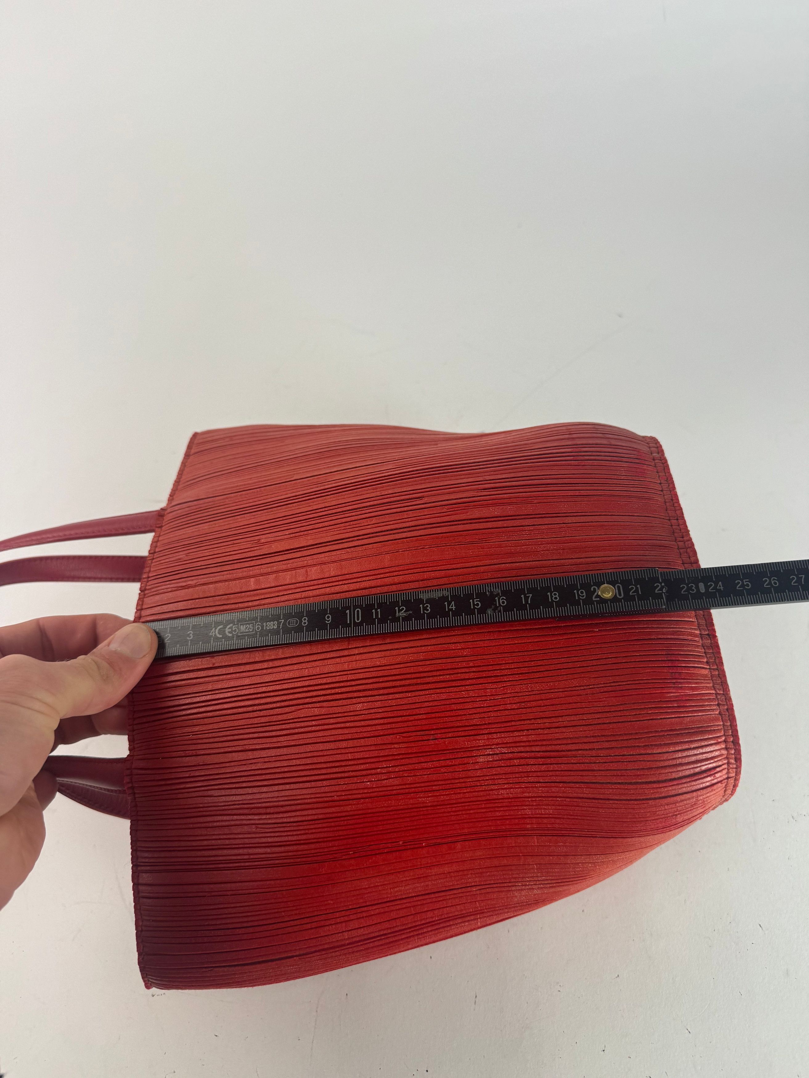 Issey Miyake Vintage Pleats Please Plissee Lookalike Leather Handbag Red Size ONE SIZE - 11 Thumbnail
