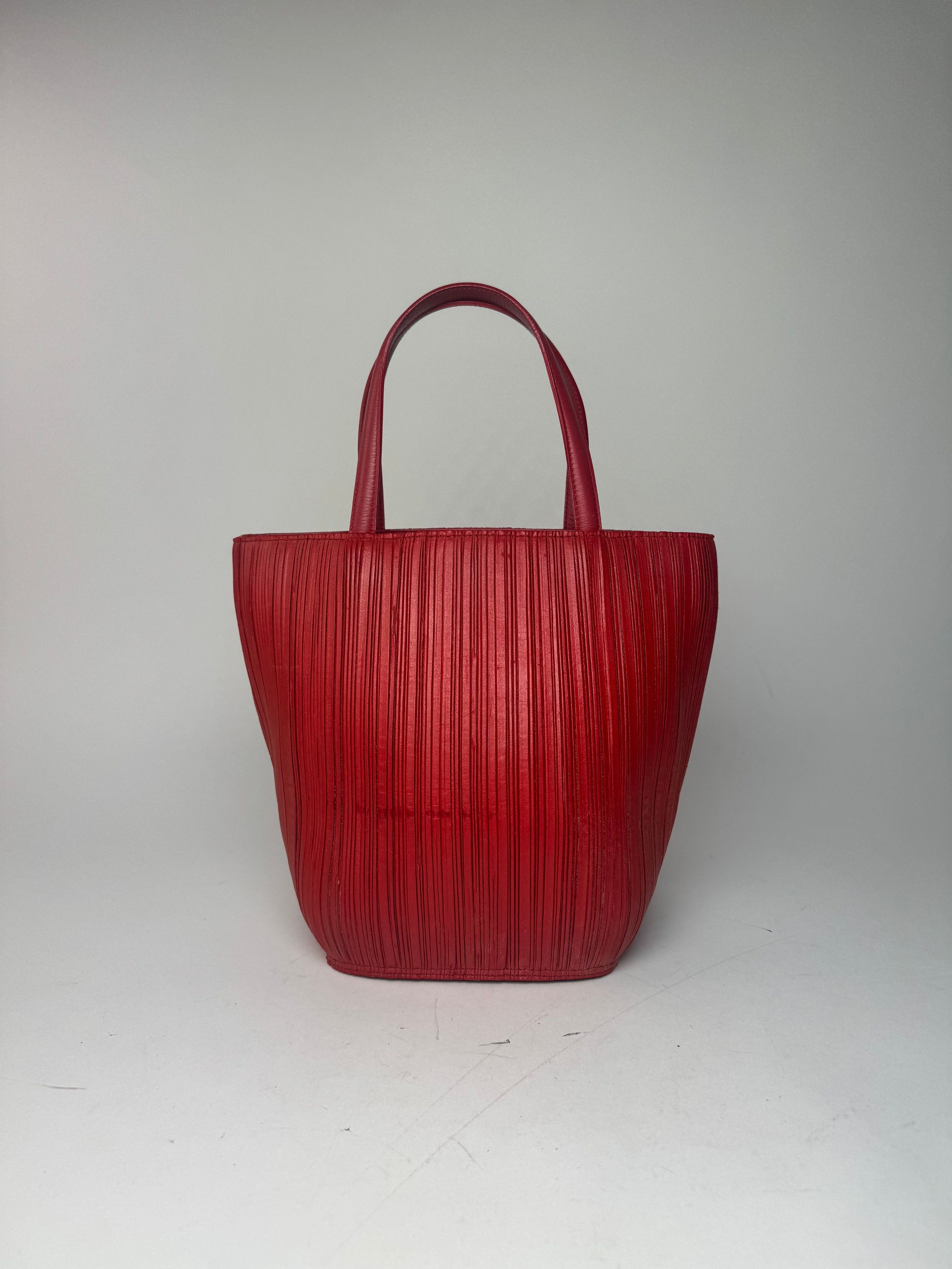 Issey Miyake Vintage Pleats Please Plissee Lookalike Leather Handbag Red Size ONE SIZE - 13 Thumbnail