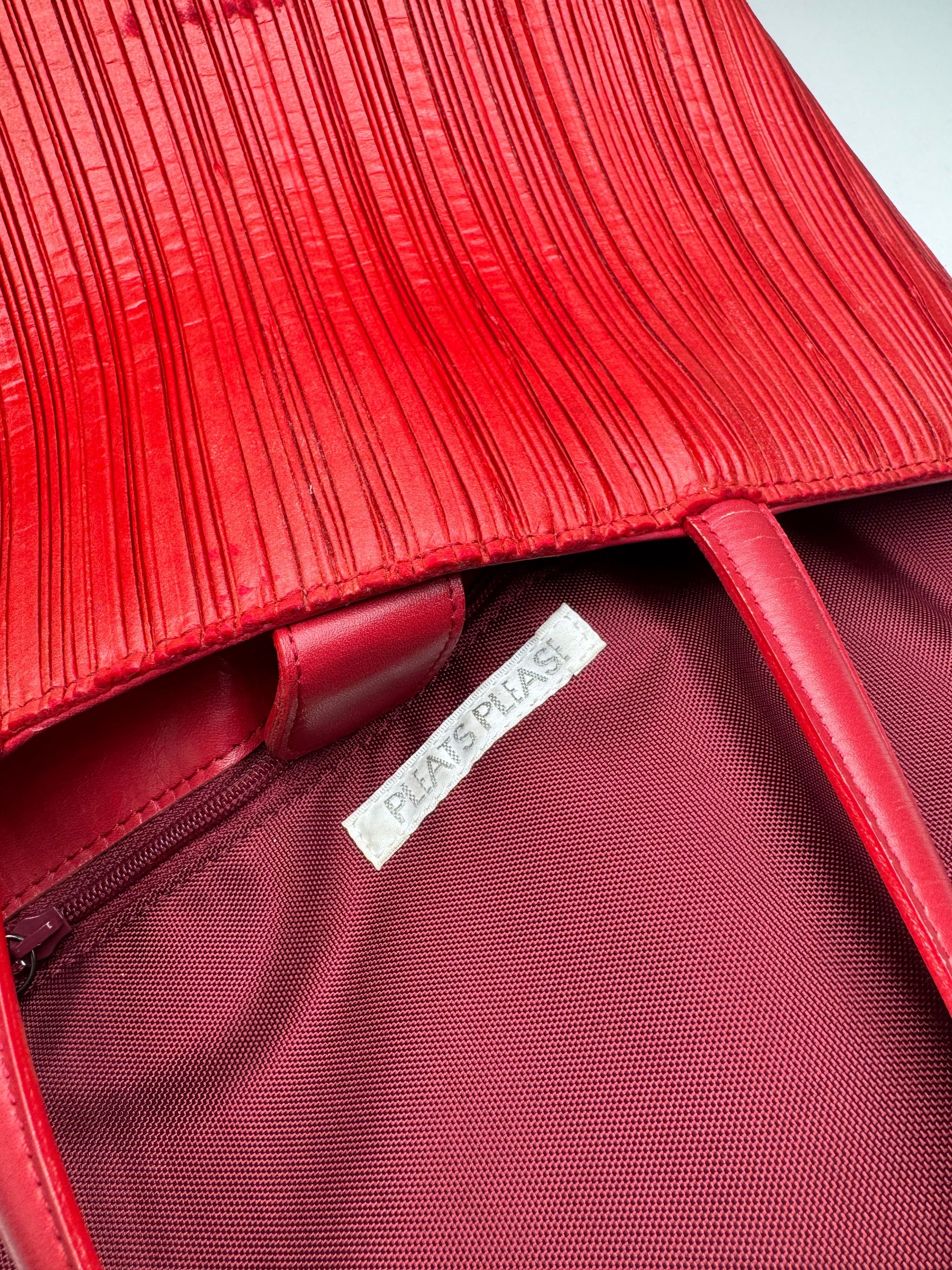 Issey Miyake Vintage Pleats Please Plissee Lookalike Leather Handbag Red Size ONE SIZE - 4 Thumbnail