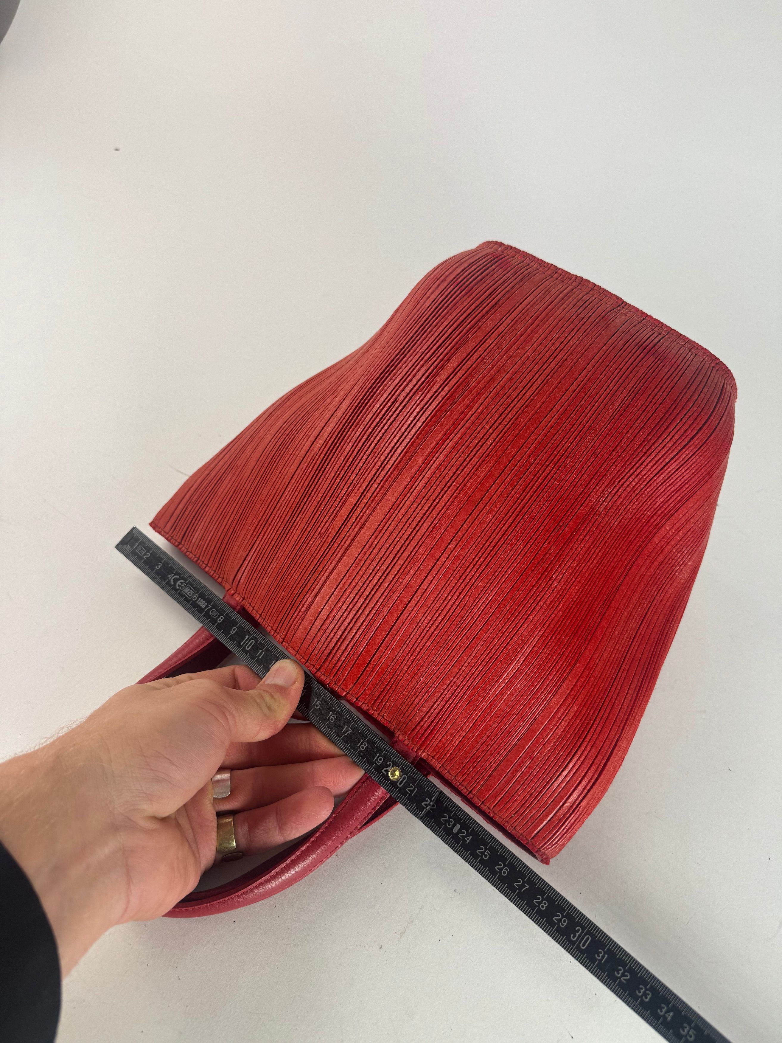 Issey Miyake Vintage Pleats Please Plissee Lookalike Leather Handbag Red Size ONE SIZE - 10 Thumbnail
