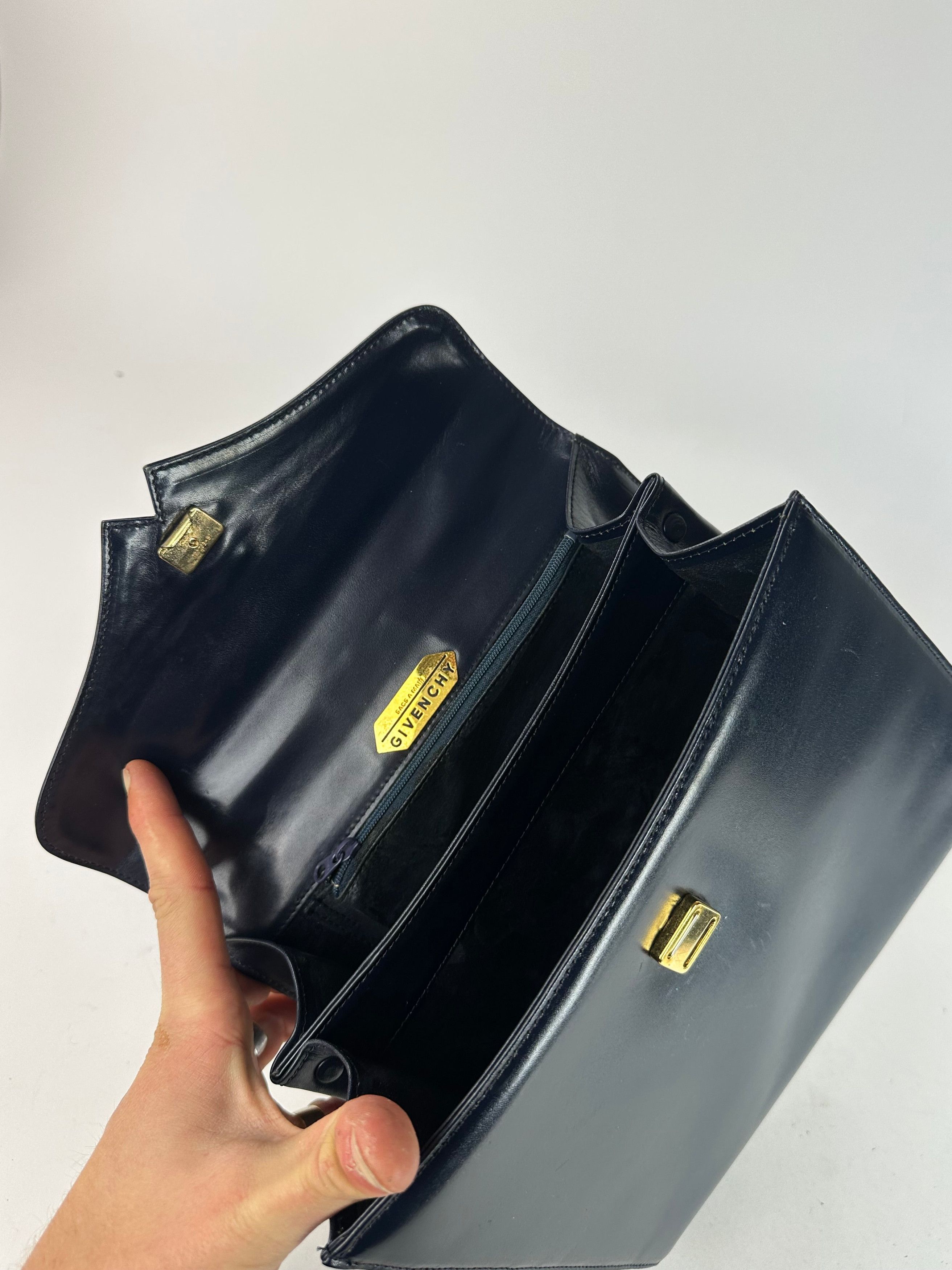 Givenchy Vintage Leather Handbag Navy Size ONE SIZE - 6 Thumbnail