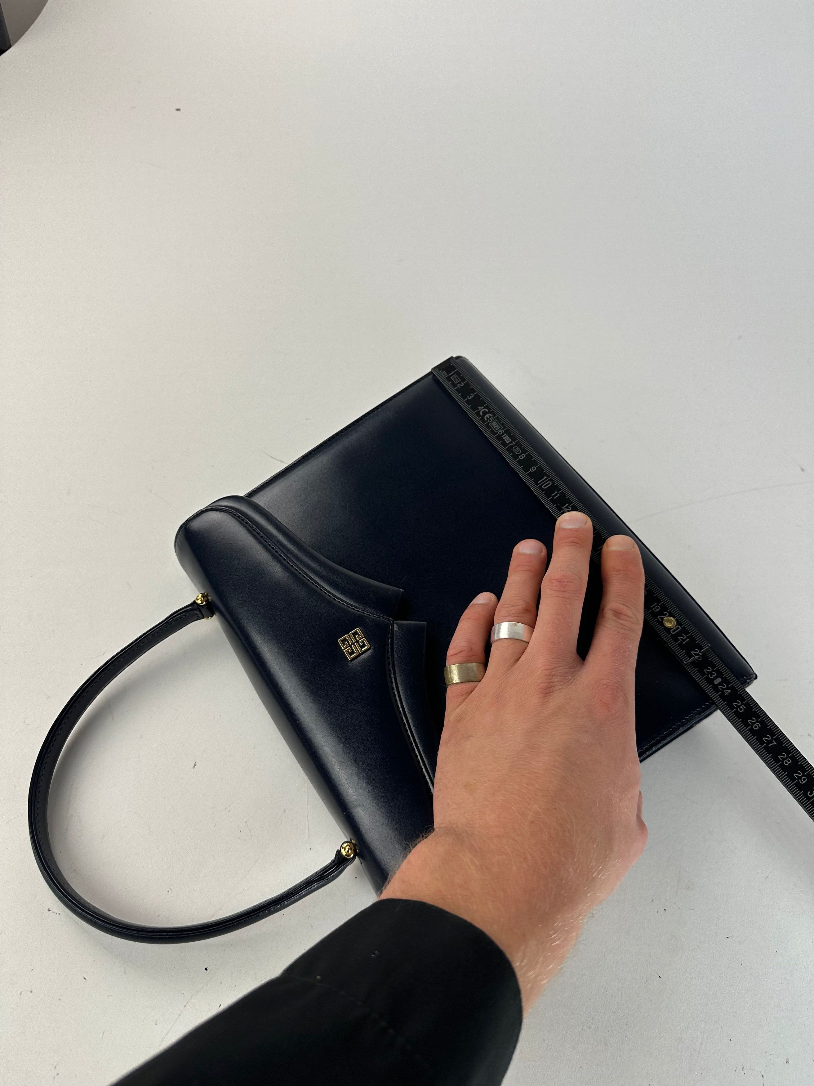 Givenchy Vintage Leather Handbag Navy Size ONE SIZE - 8 Thumbnail