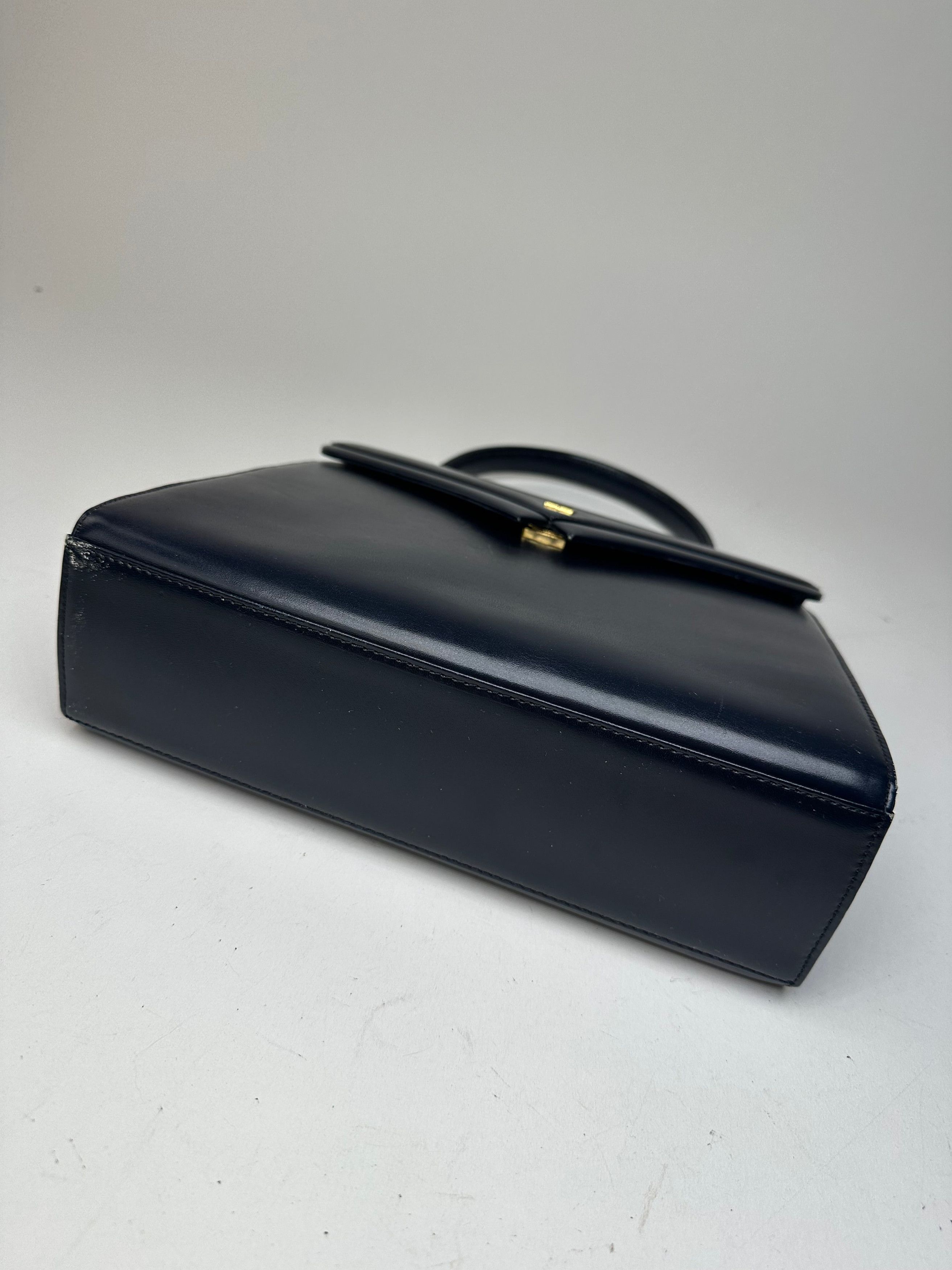 Givenchy Vintage Leather Handbag Navy Size ONE SIZE - 10 Thumbnail