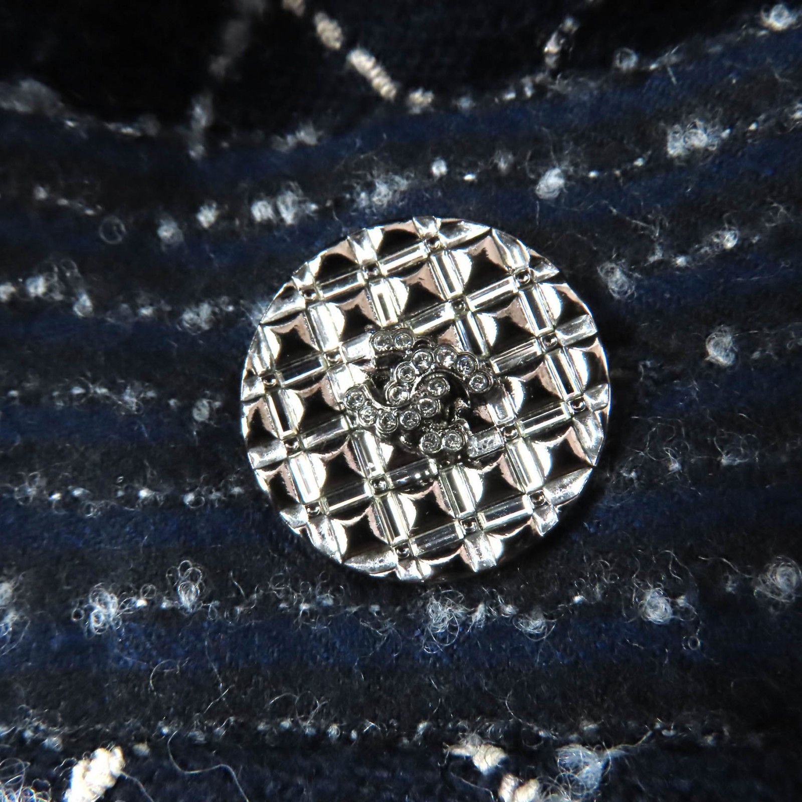 Chanel Chanel CHANEL Runway-style Wool Tweed Coat Textile Outerwear P73110 DUTY FREE for USA Size ONE SIZE - 7 Thumbnail