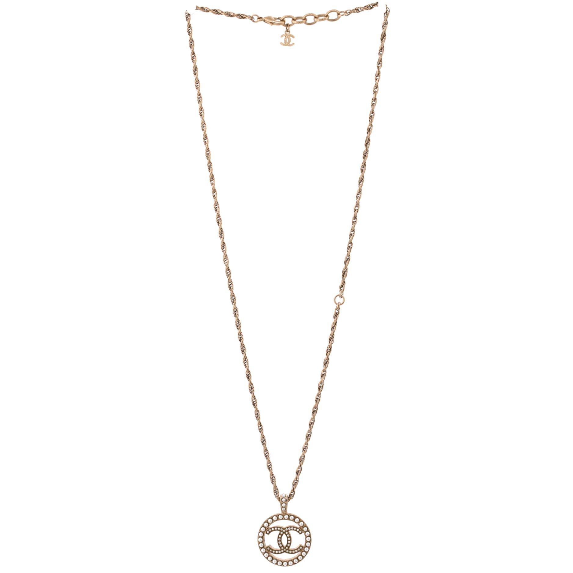 Chanel CC Round Pendant Necklace Size ONE SIZE - 2 Thumbnail