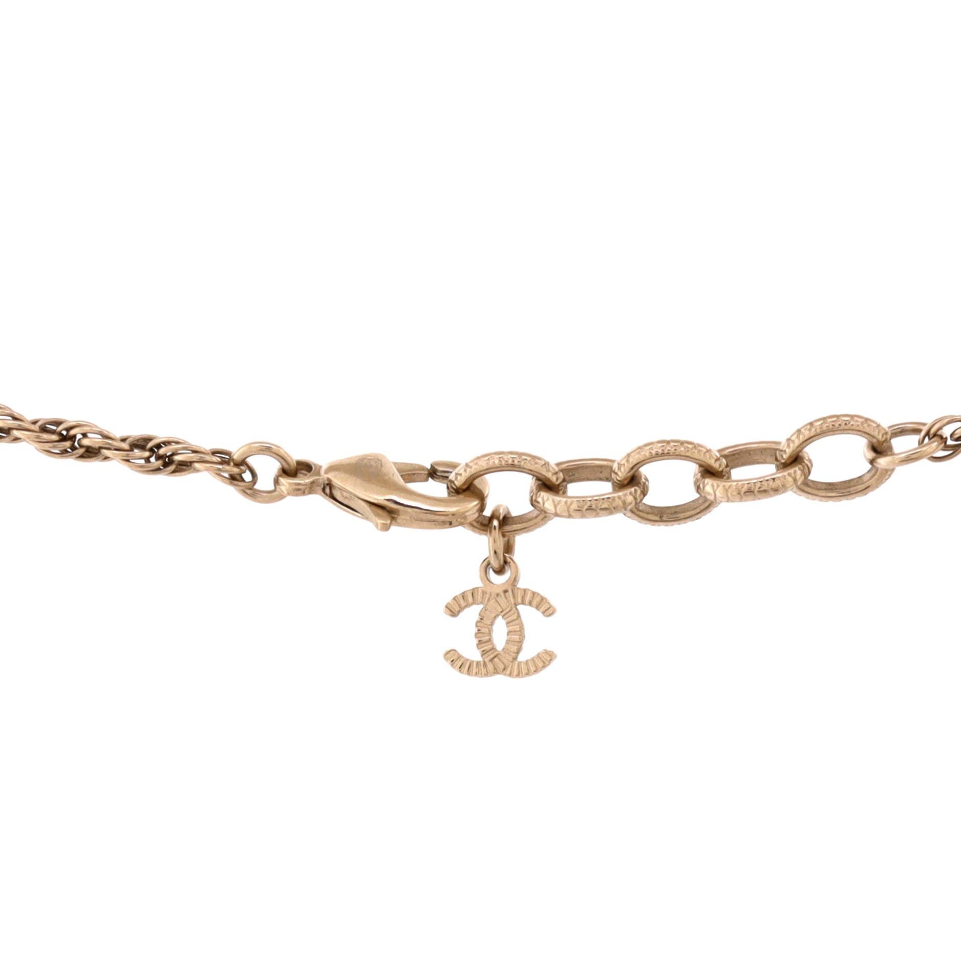 Chanel CC Round Pendant Necklace Size ONE SIZE - 3 Thumbnail