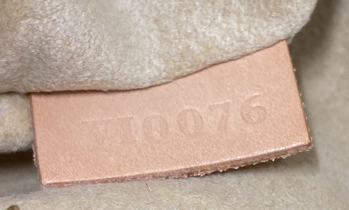 Louis Vuitton Hudson Handbag Size ONE SIZE - 9 Thumbnail