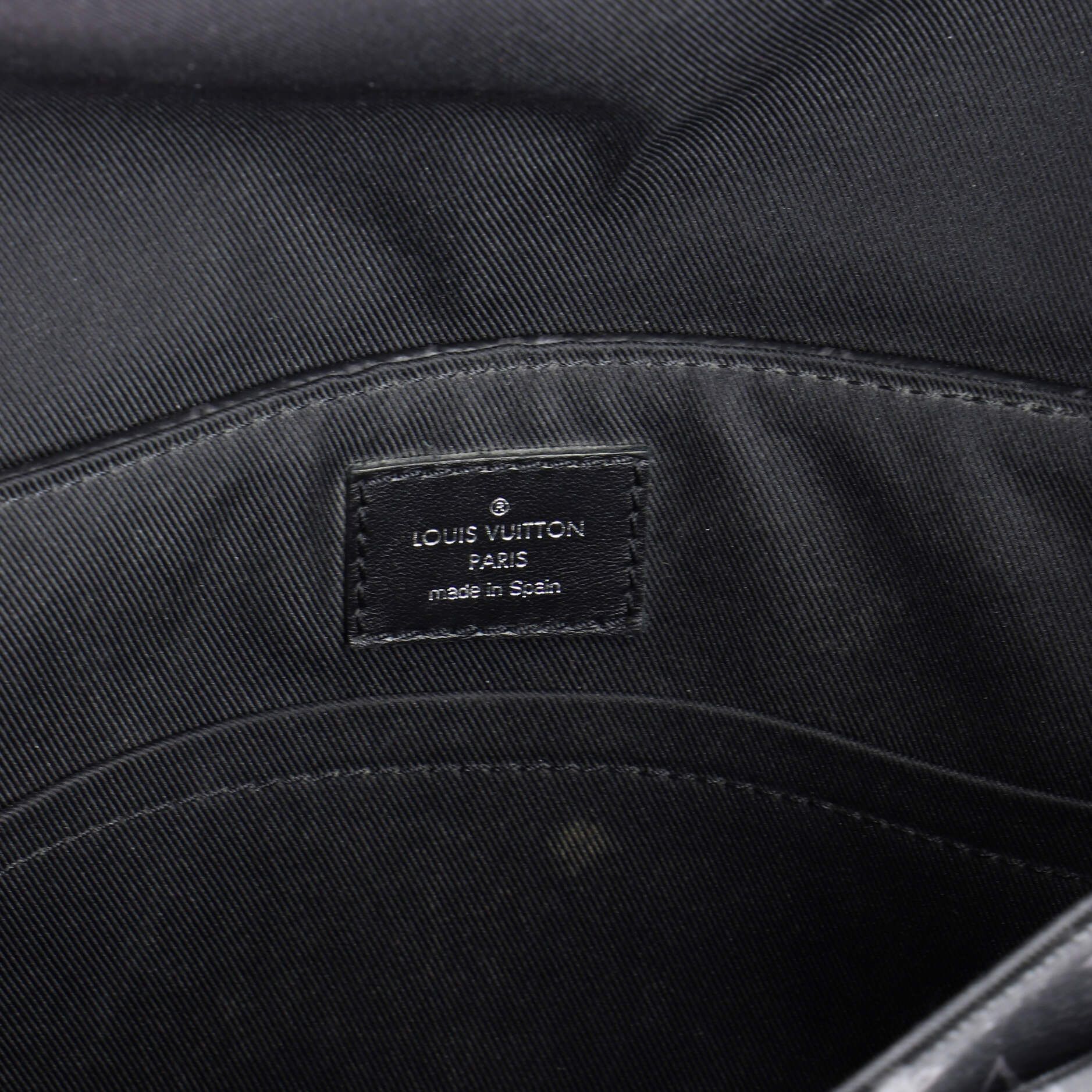 Louis Vuitton District Messenger Bag Size ONE SIZE - 6 Thumbnail