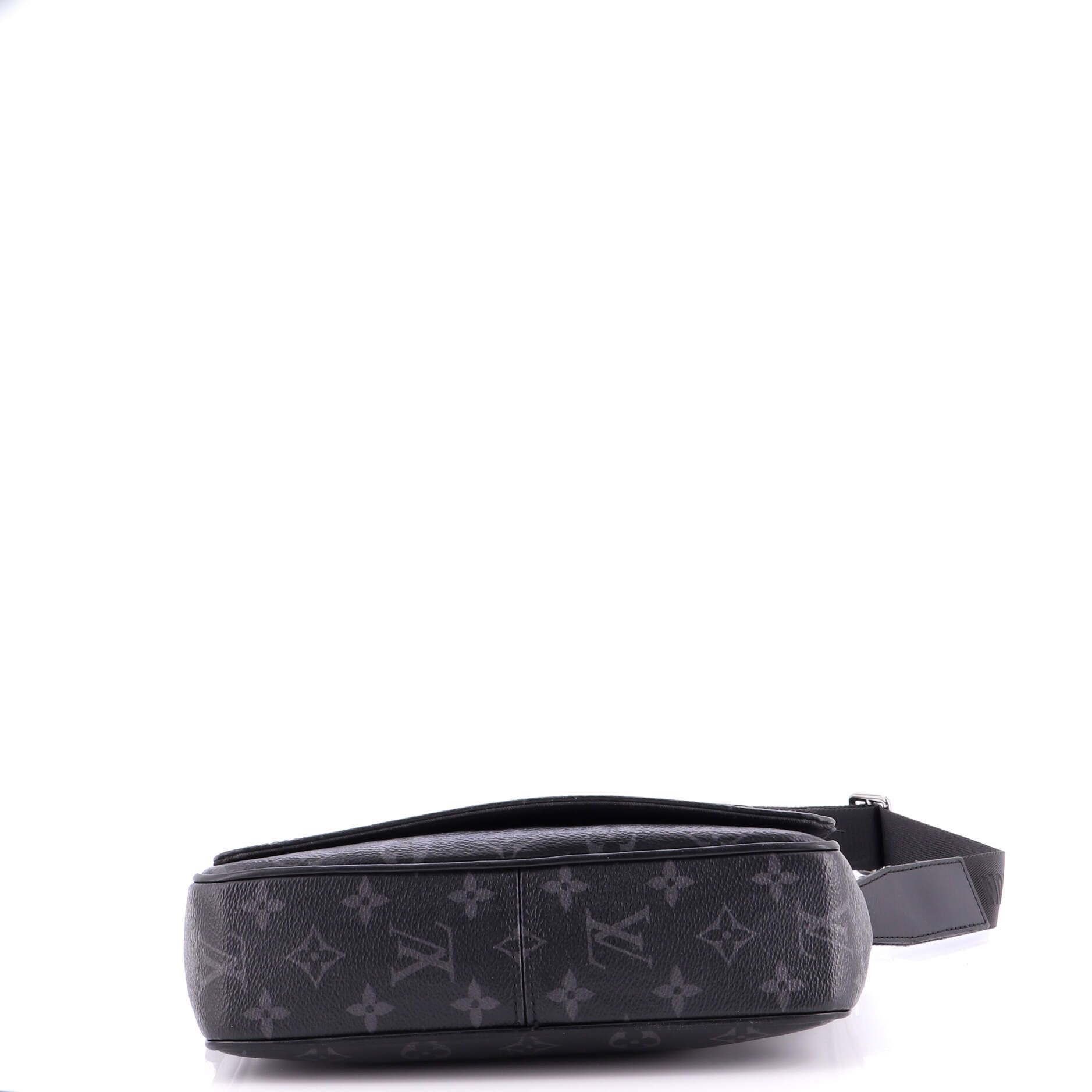 Louis Vuitton District Messenger Bag Size ONE SIZE - 4 Thumbnail