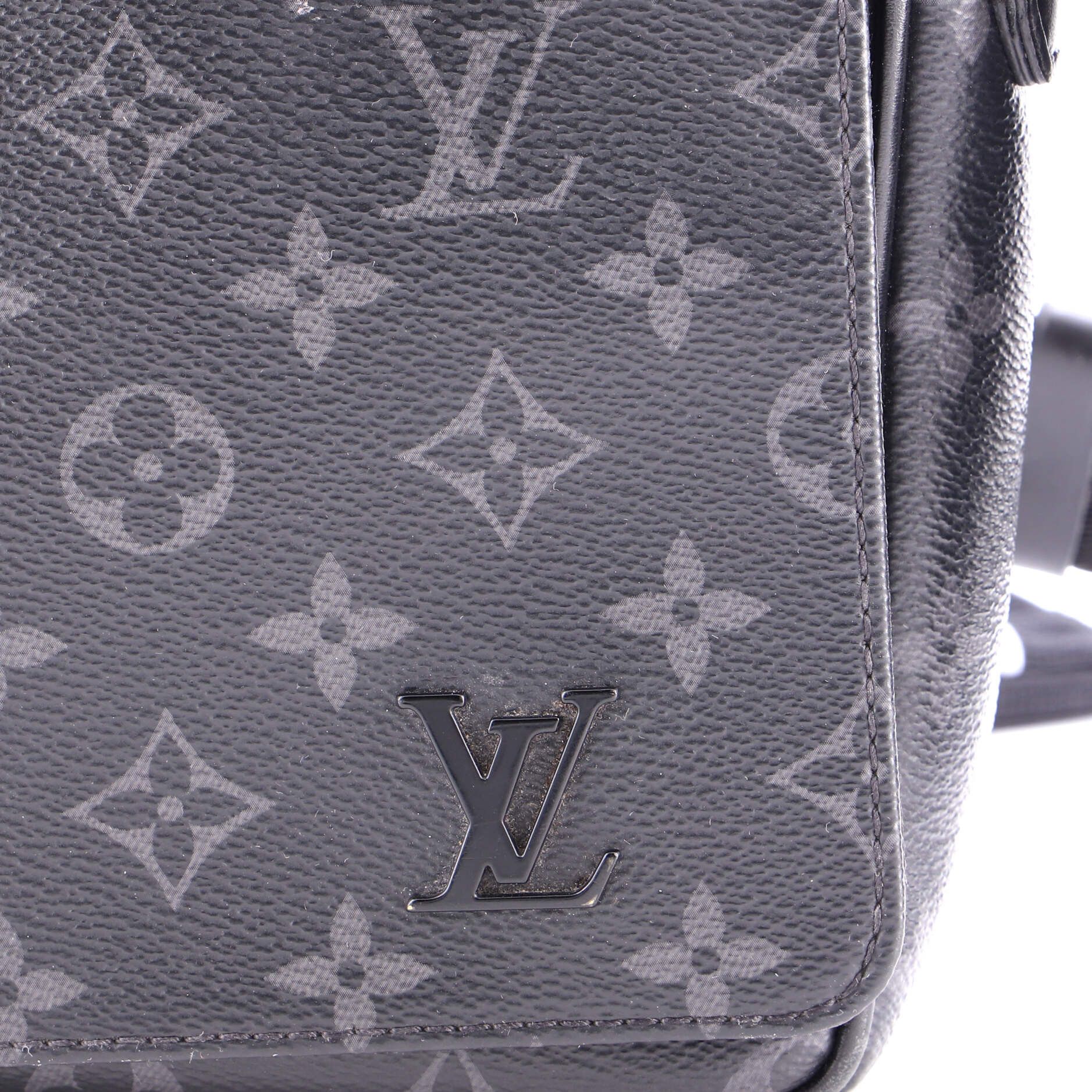 Louis Vuitton District Messenger Bag Size ONE SIZE - 7 Thumbnail