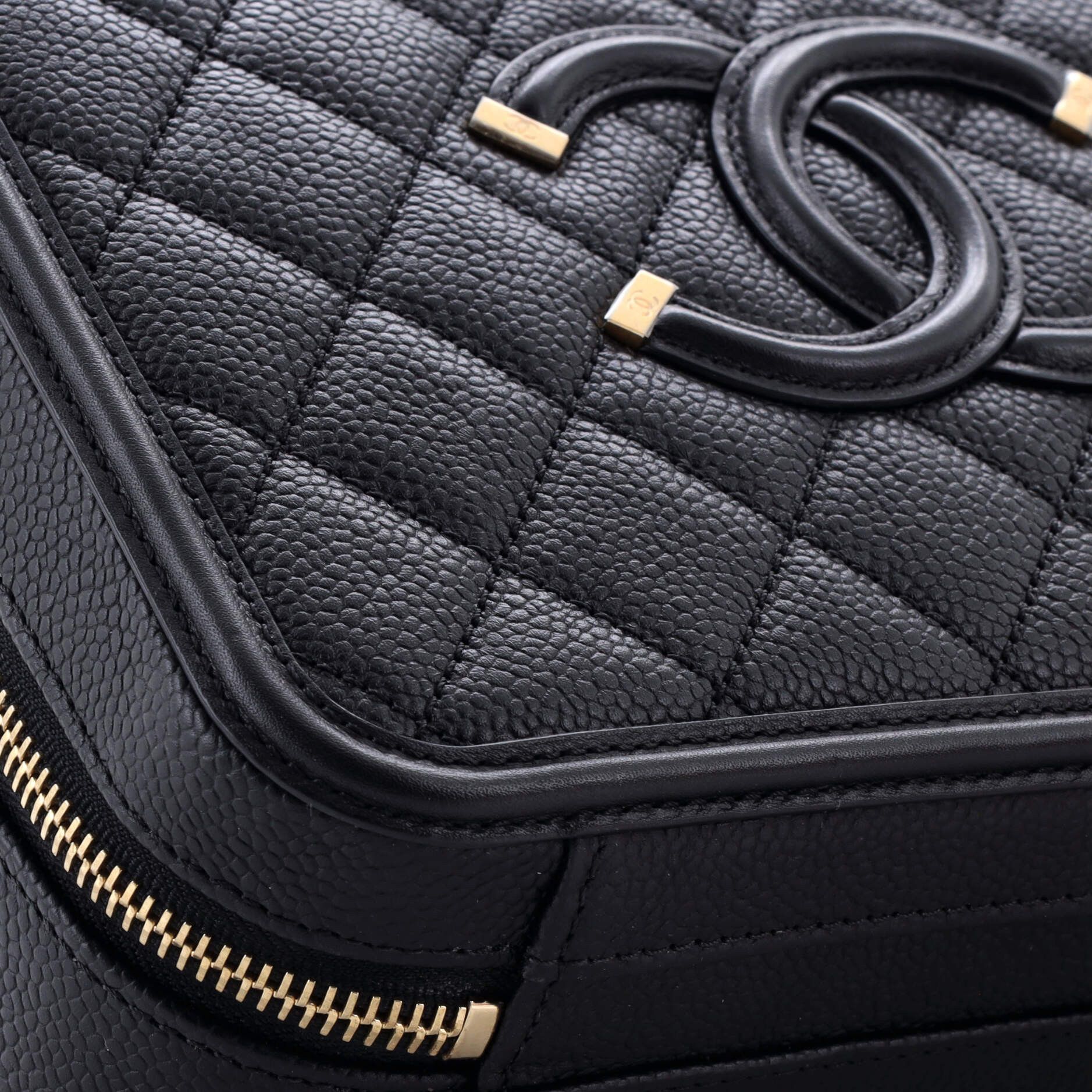 Chanel Filigree Vanity Case Size ONE SIZE - 6 Thumbnail