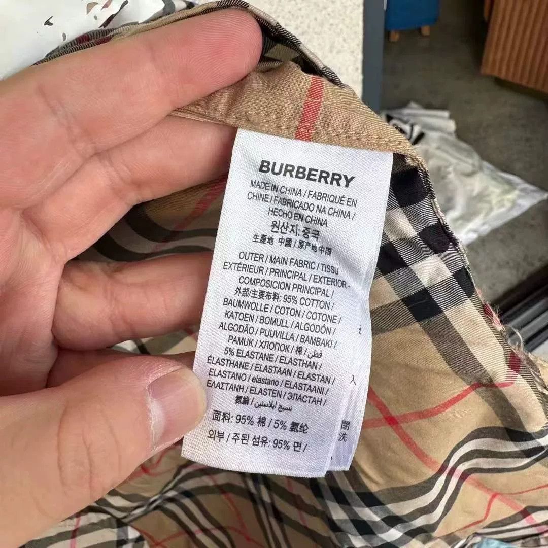 Japanese Brand Burberry Valentine Graffiti Love Shirt Size XXS / US 00 / IT 34 - 4 Thumbnail