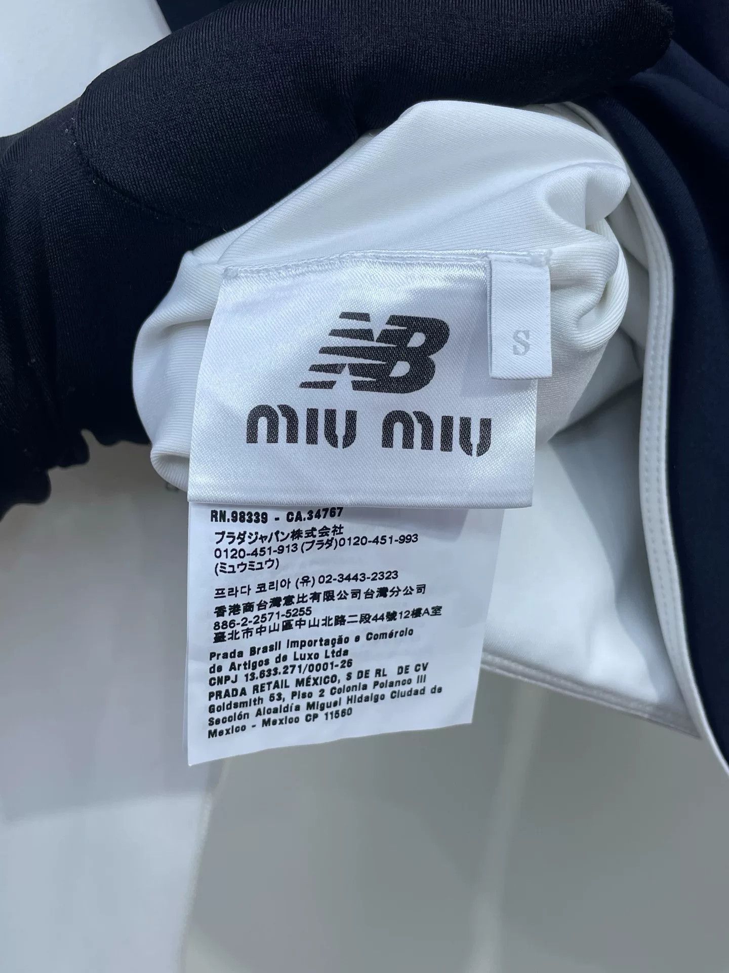 Japanese Brand Miu Miu & New Balance Sport Cropped Top Size S / US 4 / IT 40 - 9 Thumbnail
