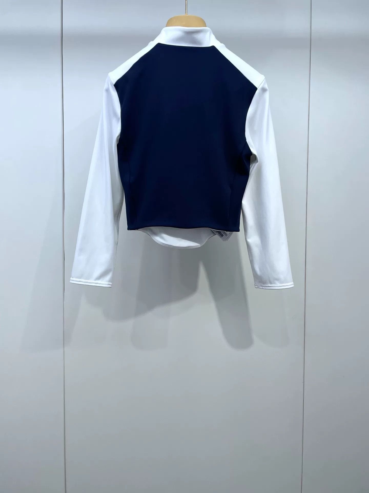 Japanese Brand Miu Miu & New Balance Sport Cropped Top Size S / US 4 / IT 40 - 2 Thumbnail