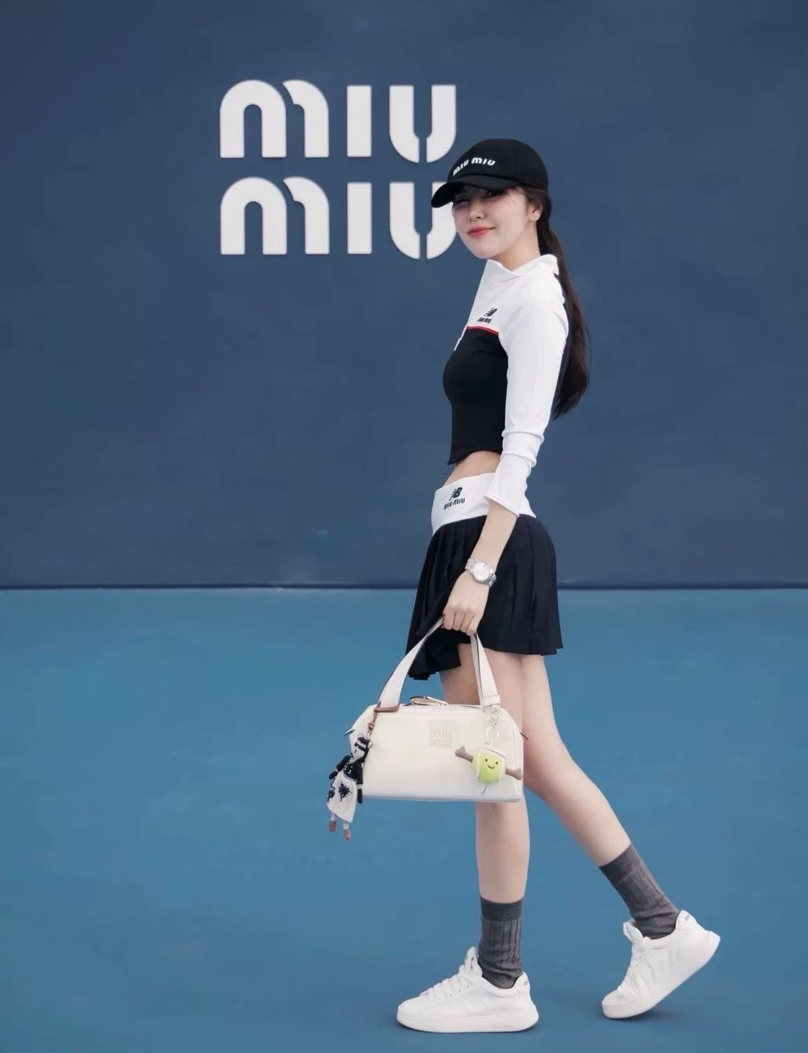 Japanese Brand Miu Miu & New Balance Sport Cropped Top Size S / US 4 / IT 40 - 8 Thumbnail