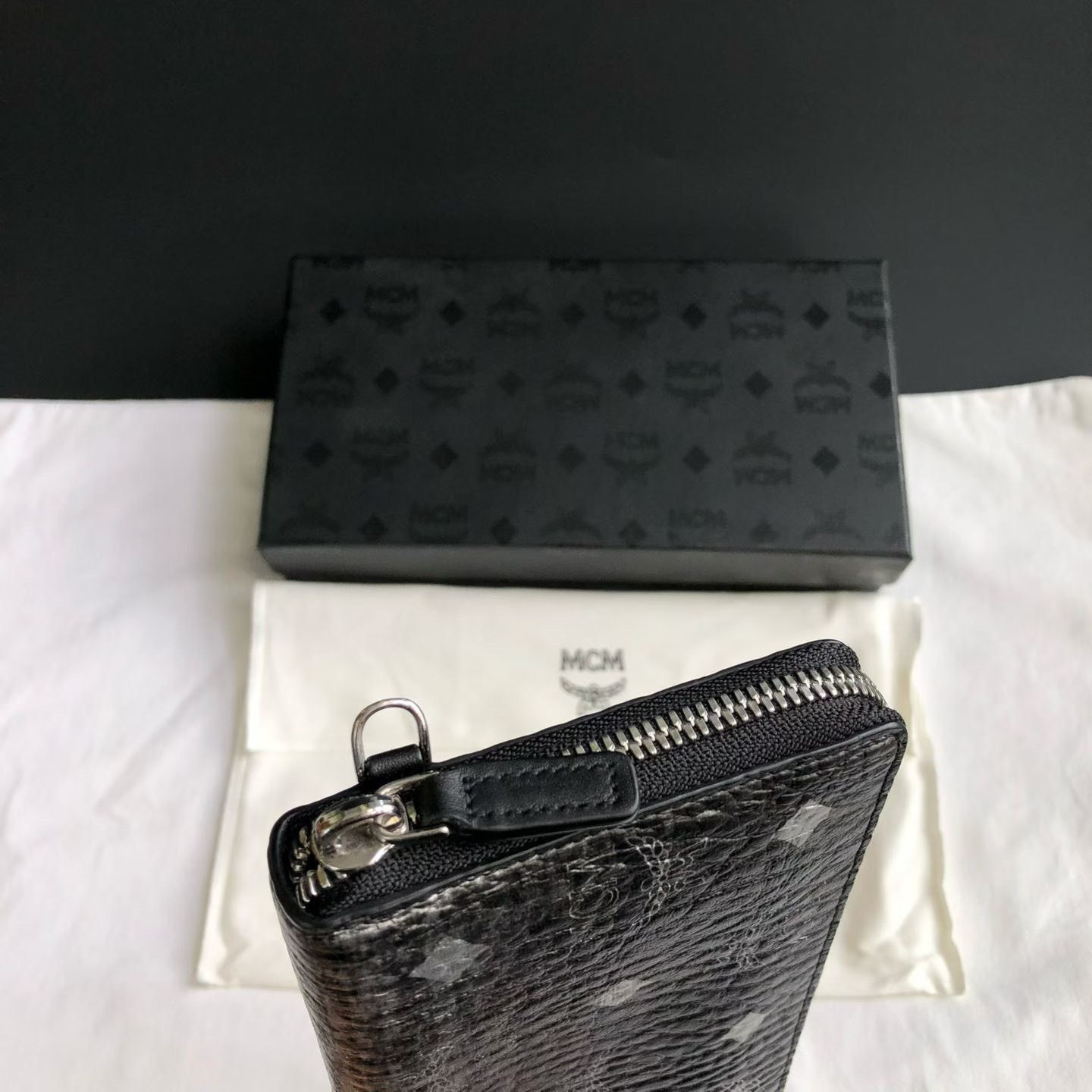 Japanese Brand MCM Gradient Print Long Zip Wallet Size ONE SIZE - 3 Thumbnail