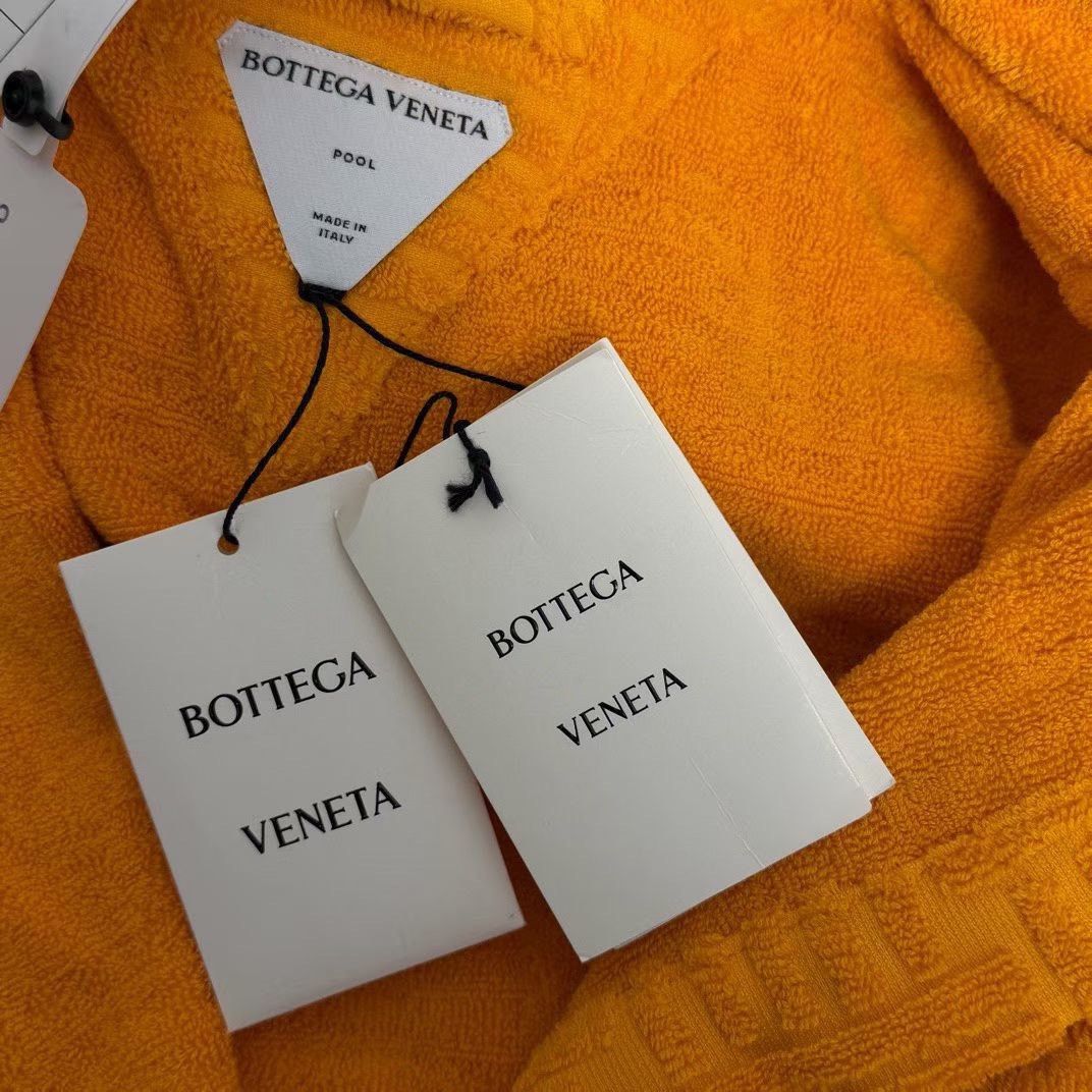 Japanese Brand Bottega Veneta Orange Logo Bathrobe L Size US L / EU 52-54 / 3 - 3 Thumbnail