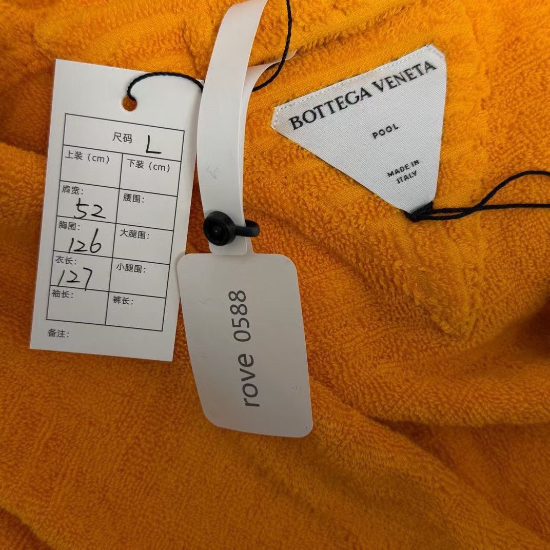 Japanese Brand Bottega Veneta Orange Logo Bathrobe L Size US L / EU 52-54 / 3 - 2 Thumbnail