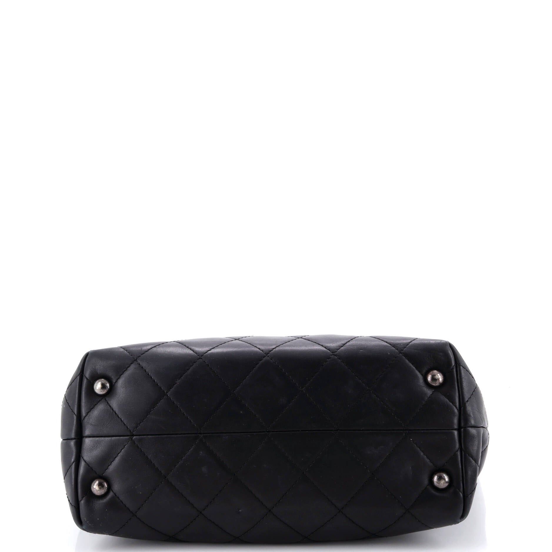 Chanel Shopping In Chains Tote Size ONE SIZE - 4 Thumbnail