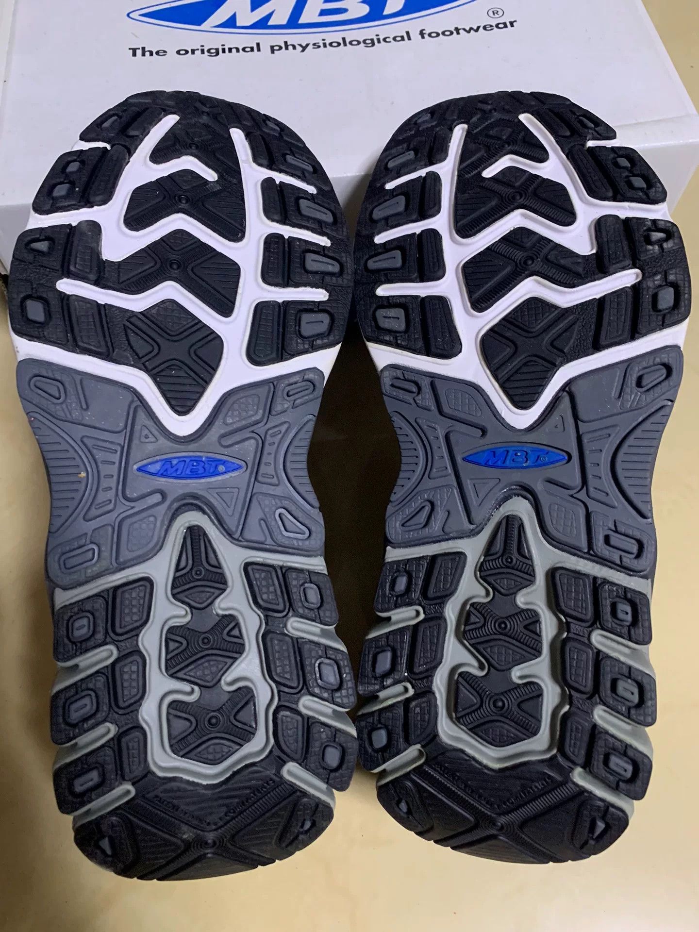 Japanese Brand MBT Men's Spring-Autumn Running Shoes Size US 7 / EU 40 - 3 Thumbnail